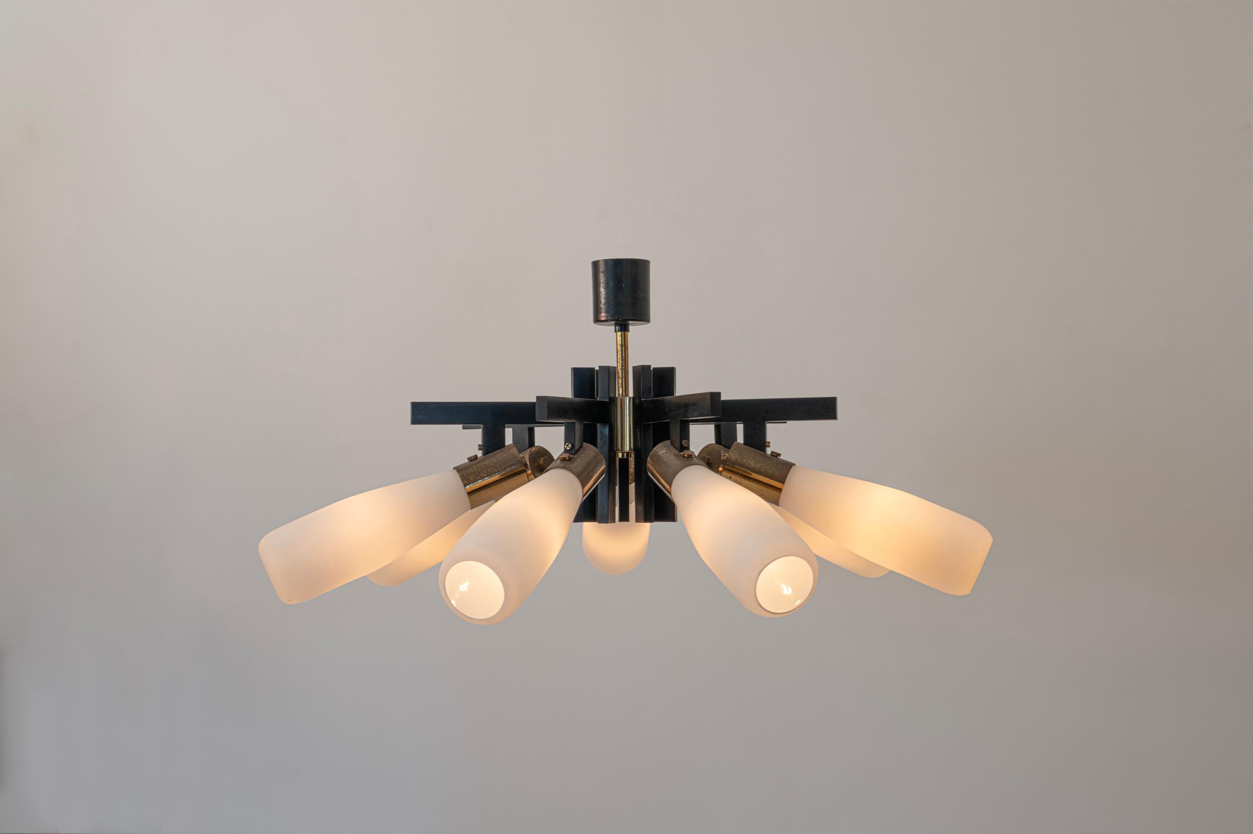 Mid-Century Modern Rare Stilnovo chandelier. For Sale
