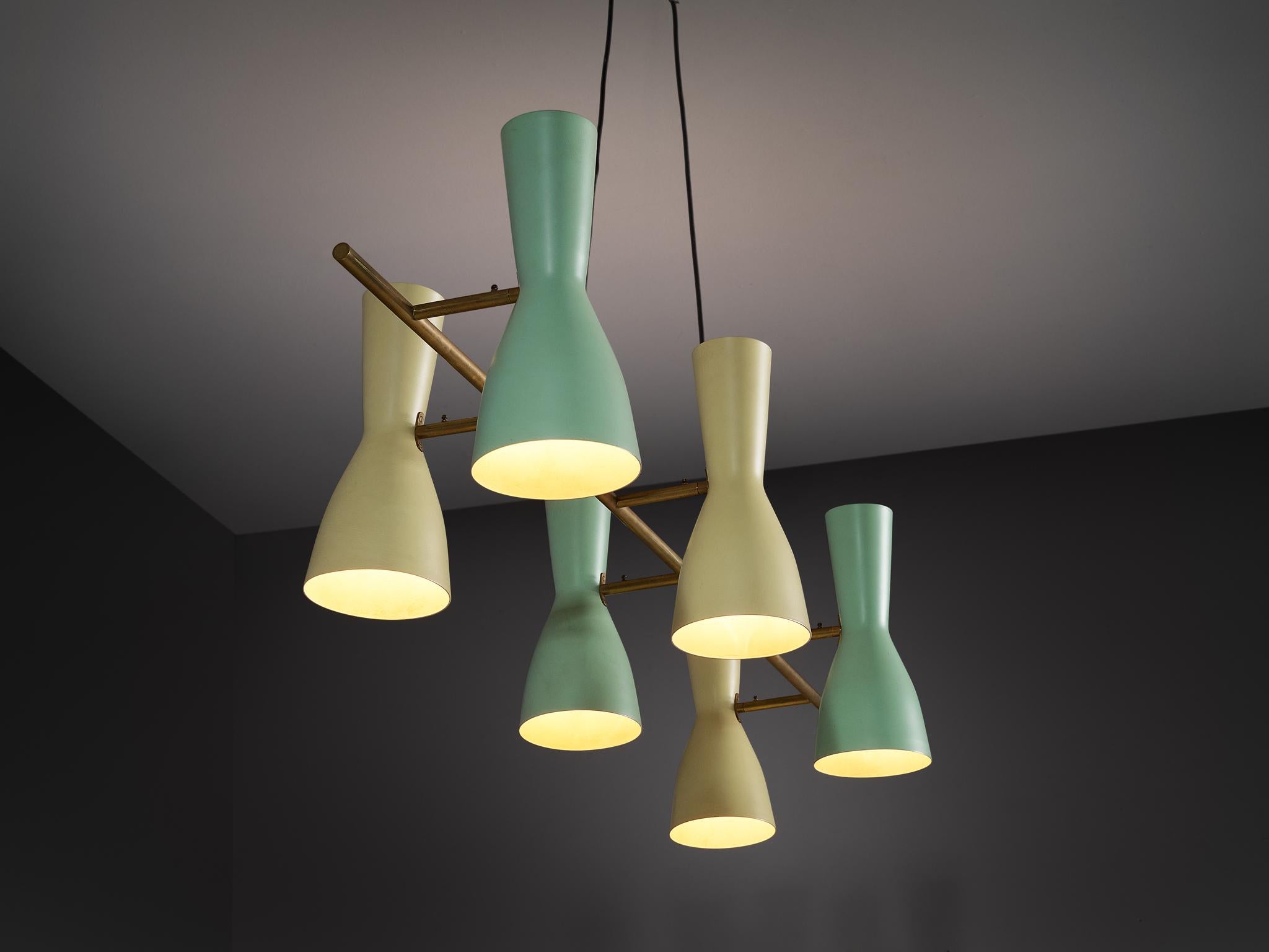 Rara lámpara de araña grande Stilnovo de latón con pantallas verde menta y amarillo pastel Italiano en venta