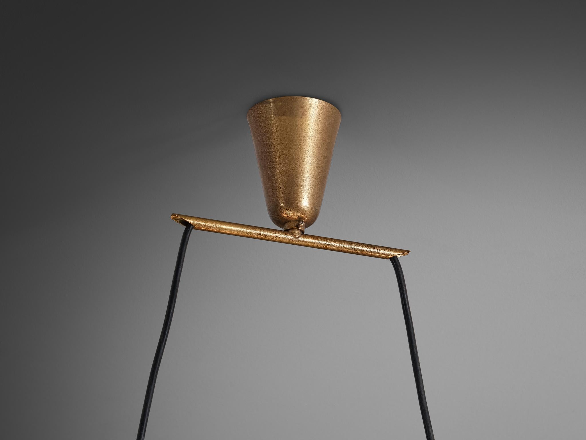 Rara lámpara de araña grande Stilnovo de latón con pantallas verde menta y amarillo pastel en venta 2