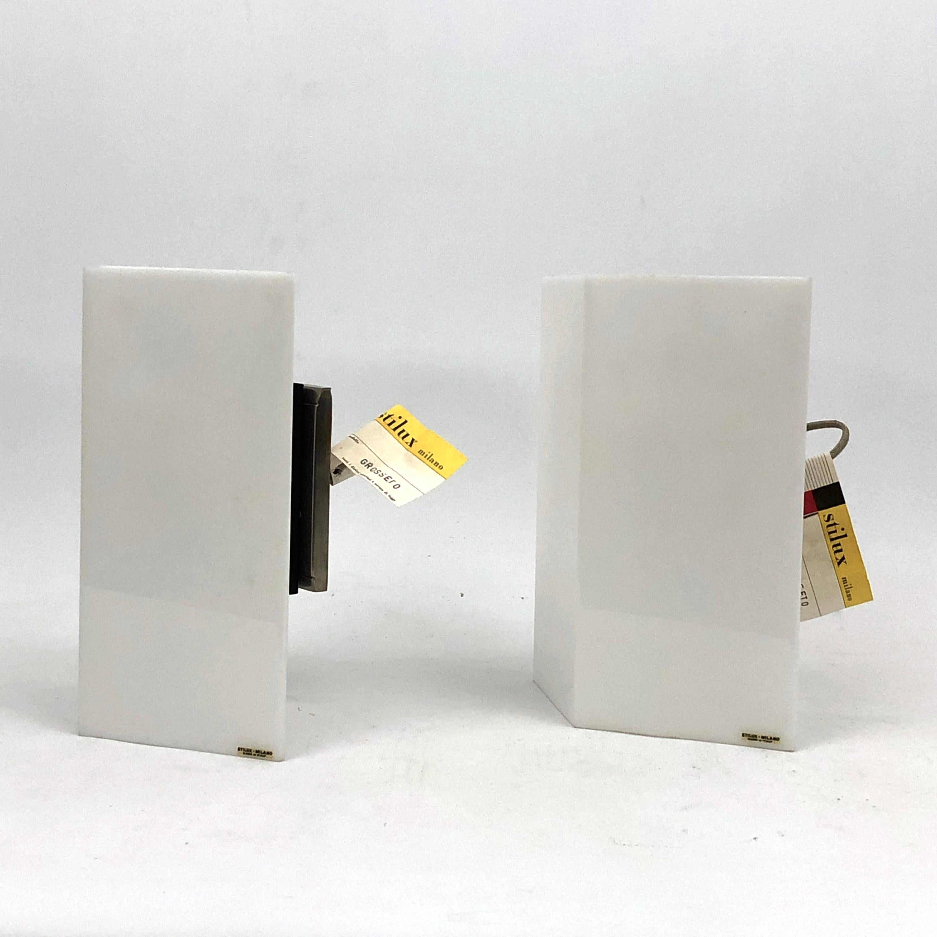 Rare Stilux Milano Model Grosseto, Pair of Perspex Sconces from 60s For Sale 3