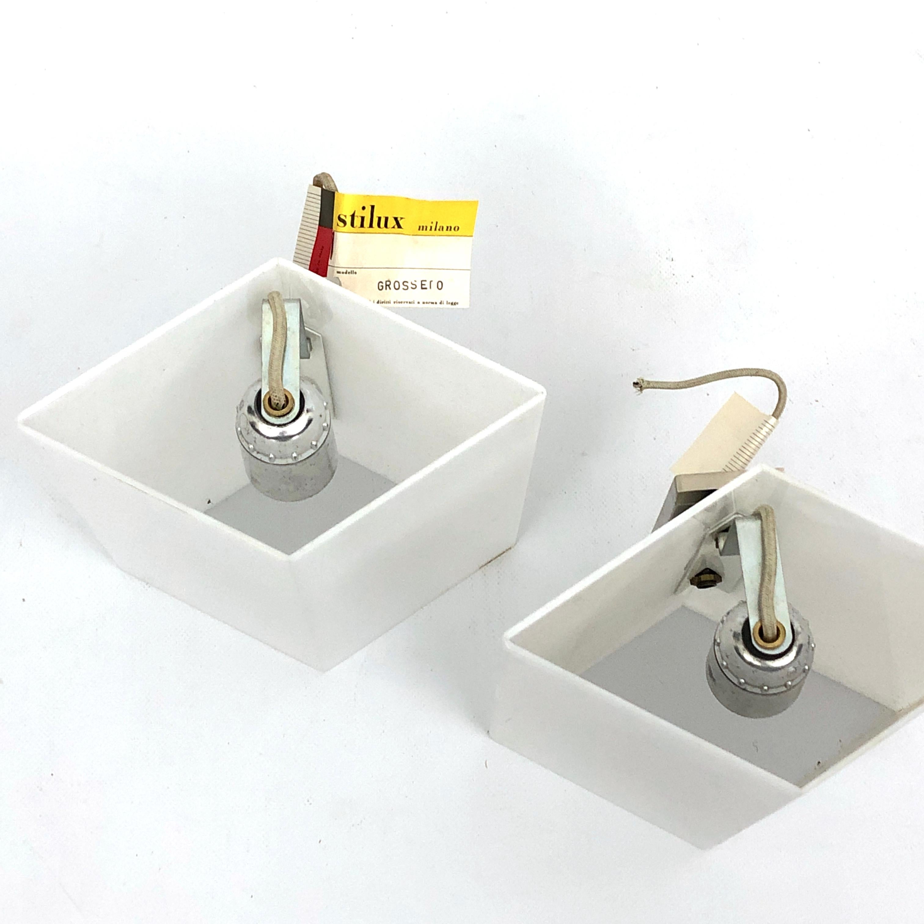 Rare Stilux Milano Model Grosseto, Pair of Perspex Sconces from 60s For Sale 4