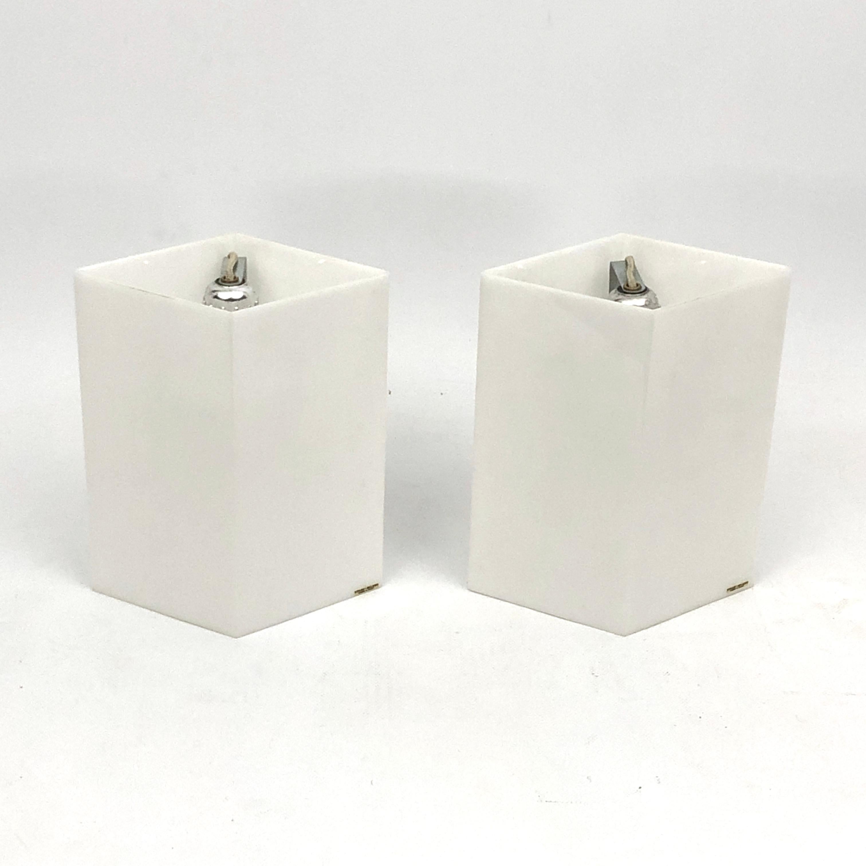 Raro Stilux Milano Modelo Grosseto, Pareja de Apliques de Plexiglás de los años 60 en Bueno estado para la venta en Catania, CT