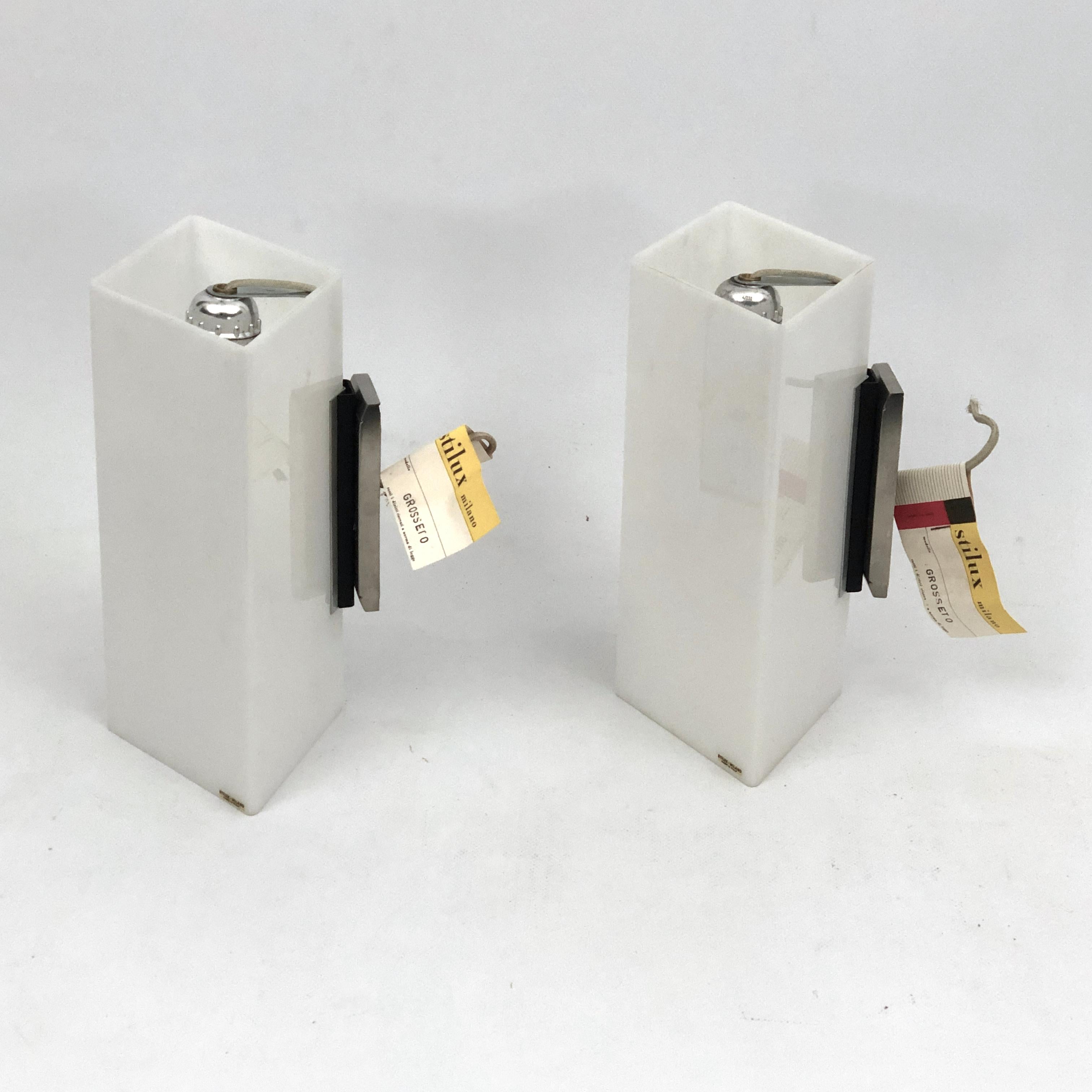 Raro Stilux Milano Modelo Grosseto, Pareja de Apliques de Plexiglás de los años 60 Metal en venta
