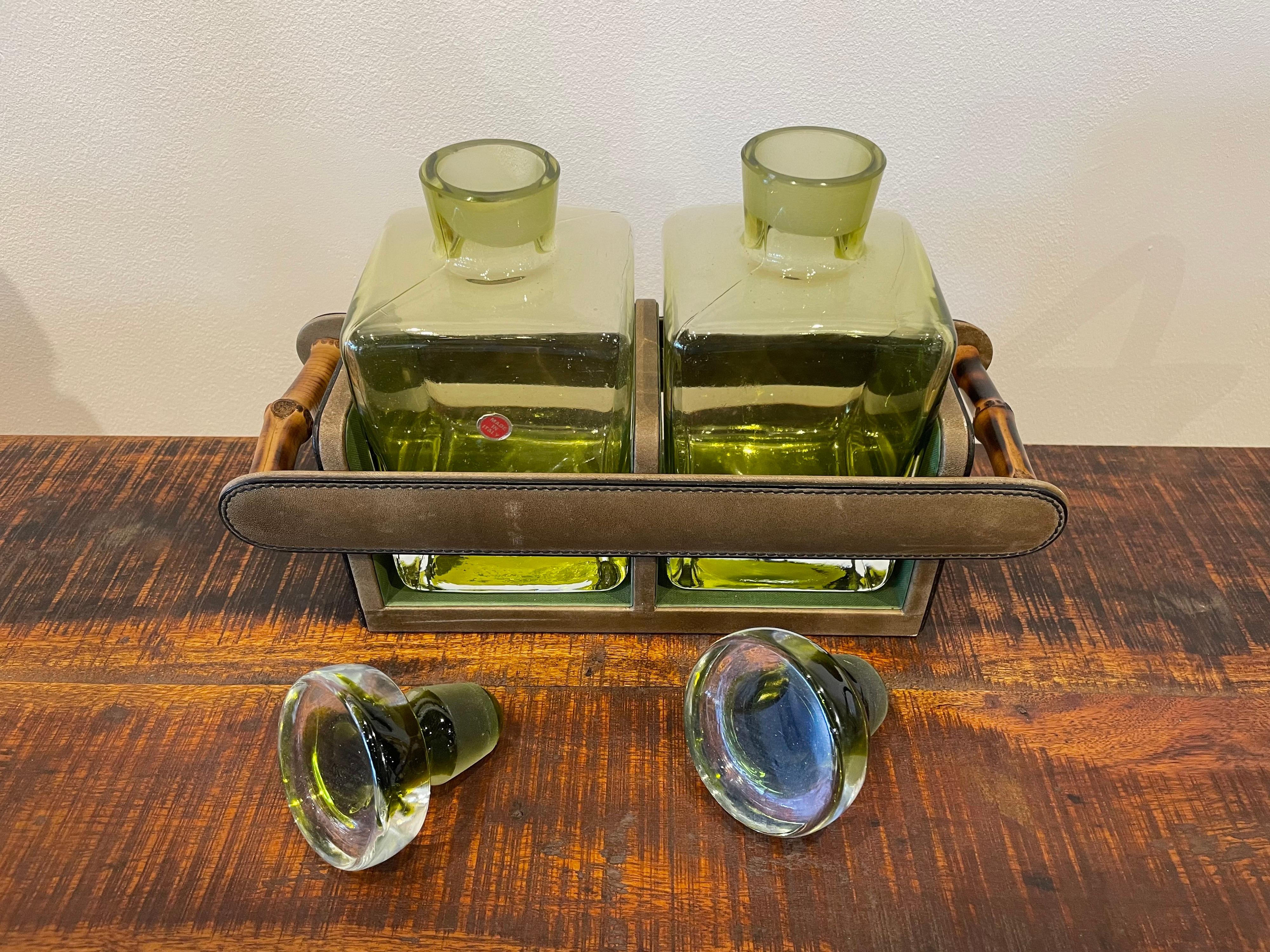 Seltenes Set aus genähtem Lederhalter und italienischem Glas-Dekanter im Angebot 5