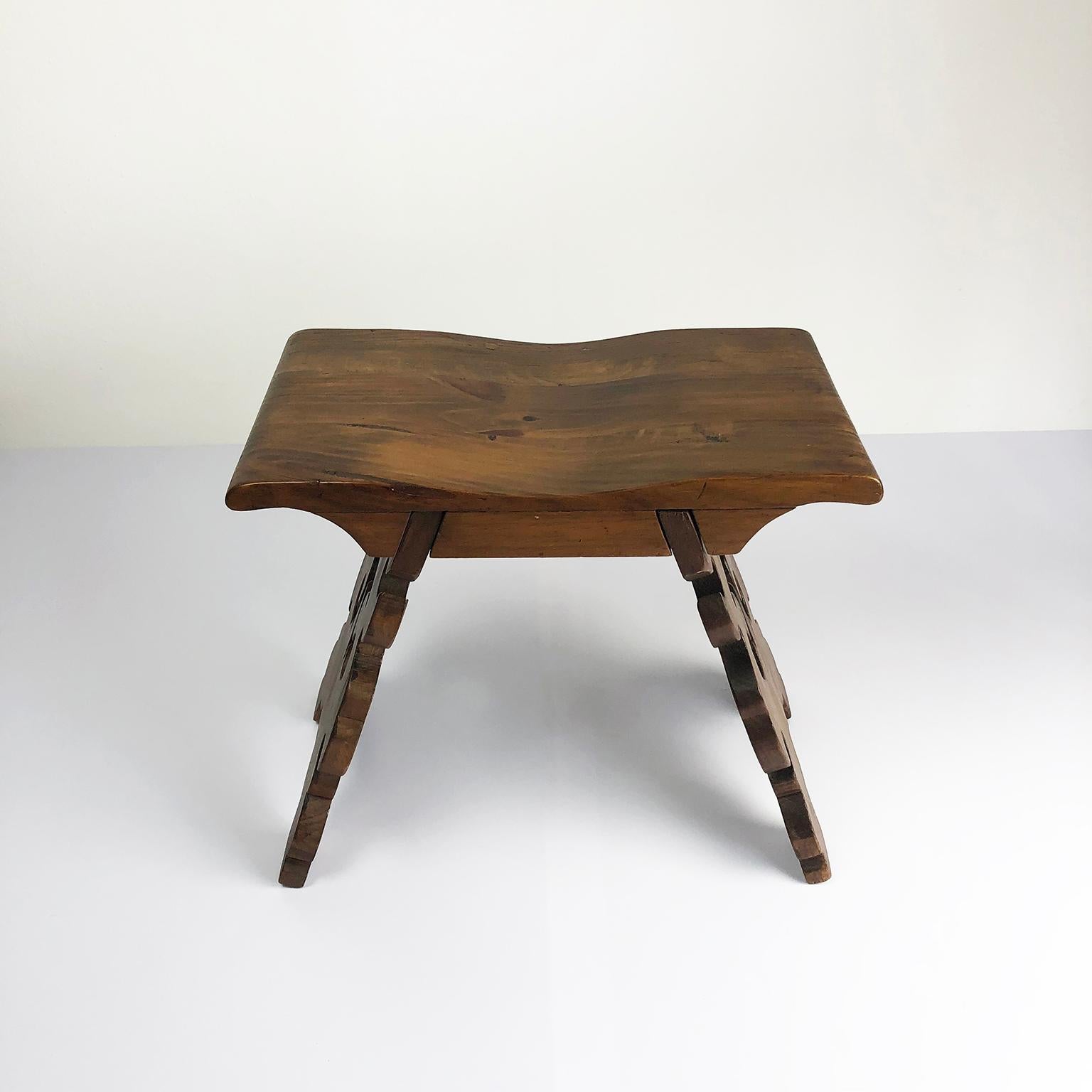 We offer this rare an amazing stool designed by Don Shoemaker, circa 1960.
  