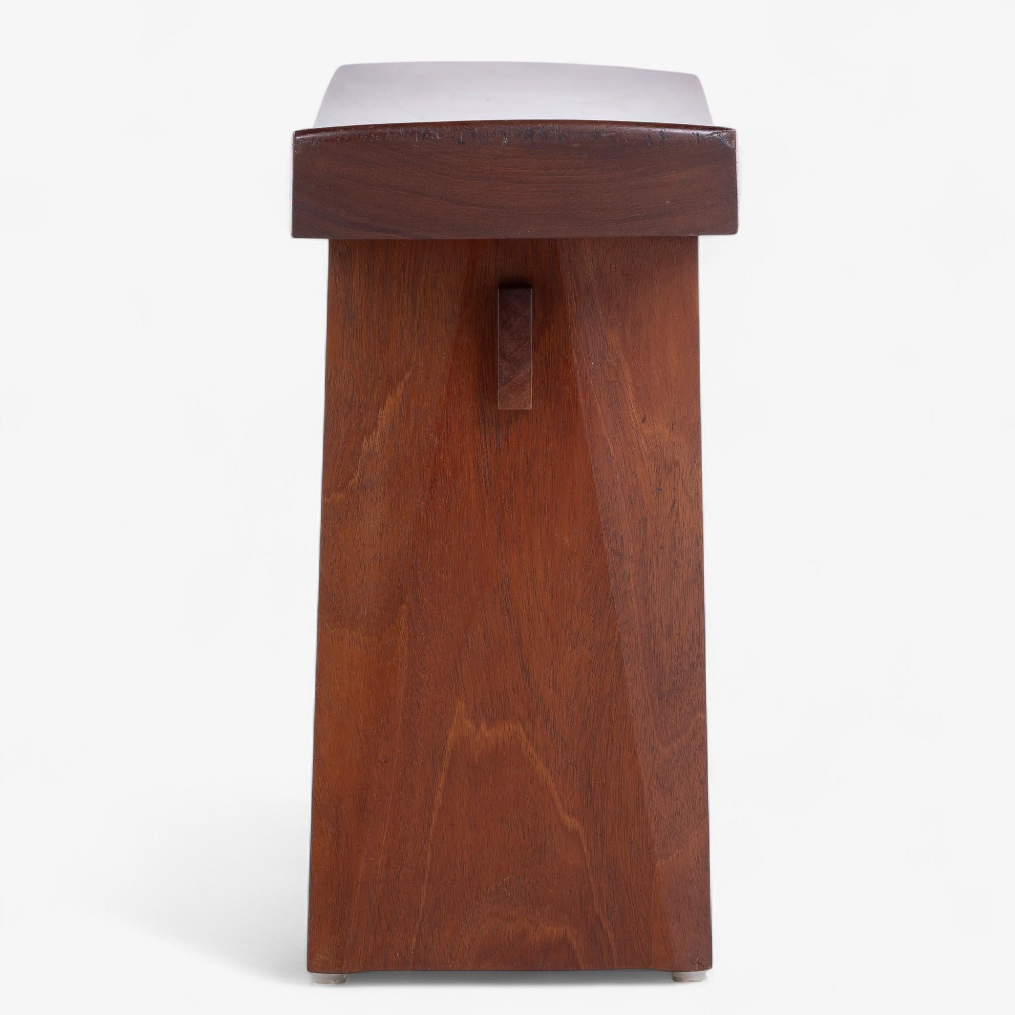 Raro taburete de caoba de Hans Kempe y Lars-Erik Ljunglöf siglo XX en venta