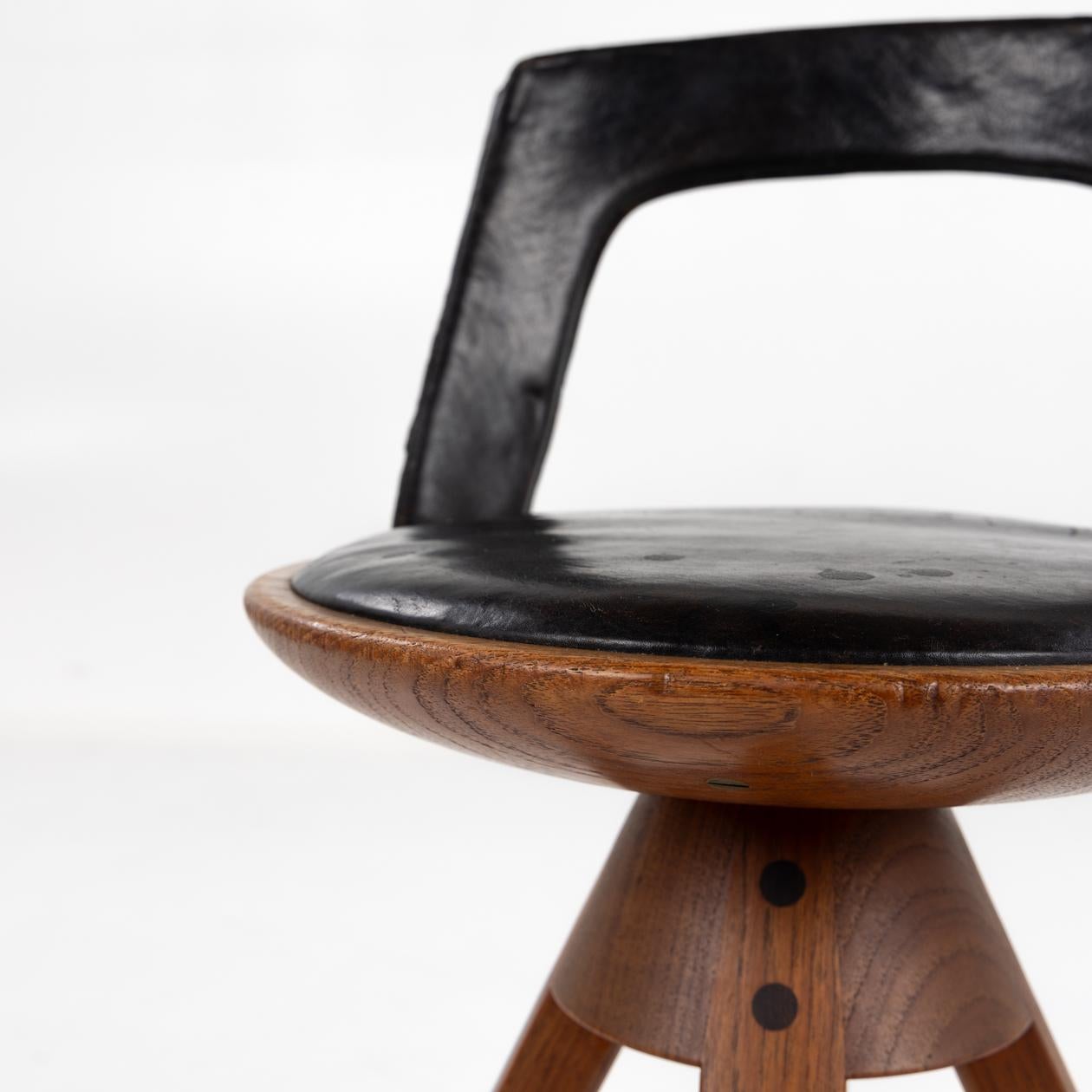 Mid-20th Century Rare swivel stool in teak and original black leather by Kindt-Larsen For Sale