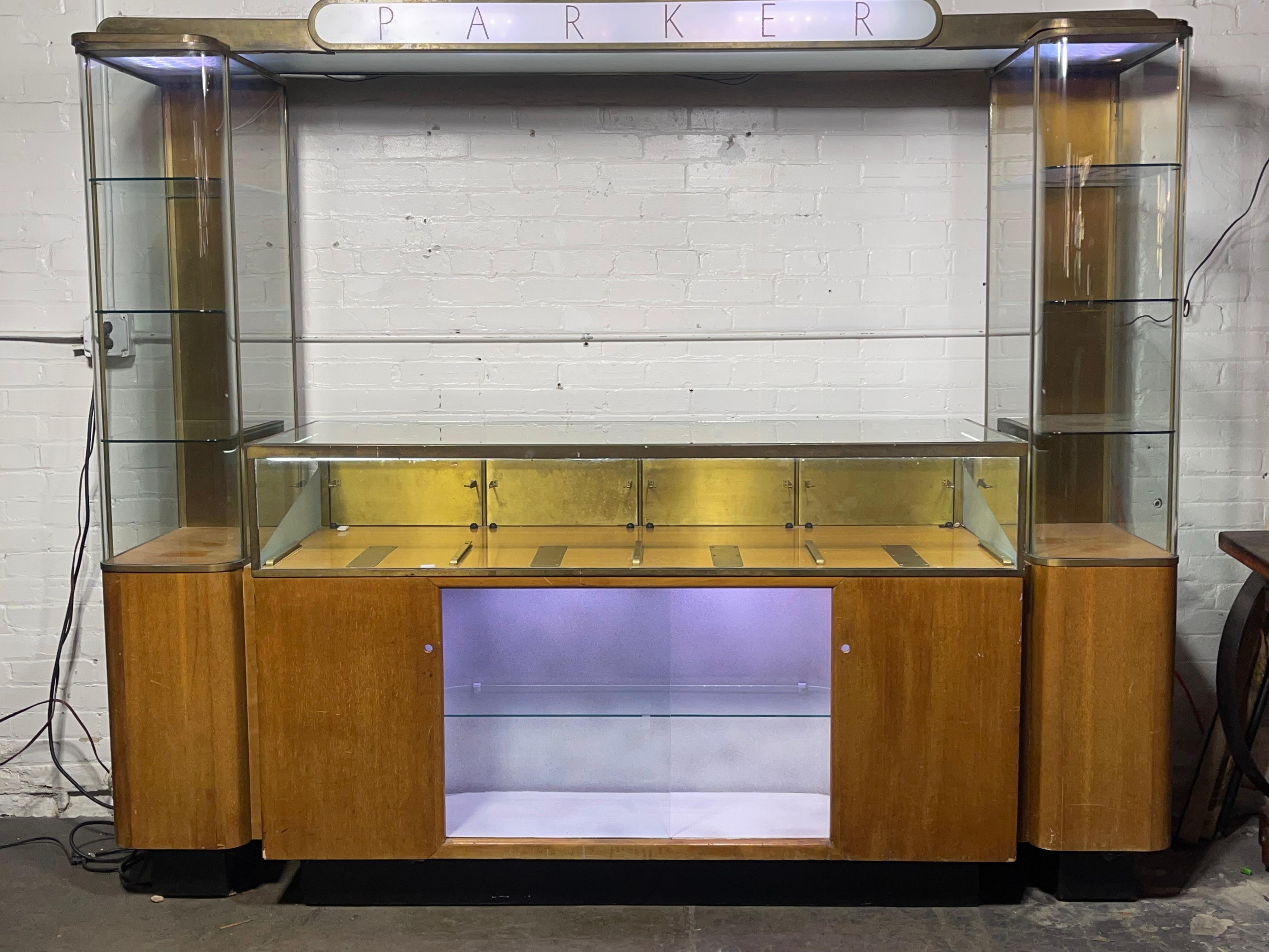 Rare Streamline Art Deco Brass & Oak Double Tower Display Case by Parker Pens For Sale 9