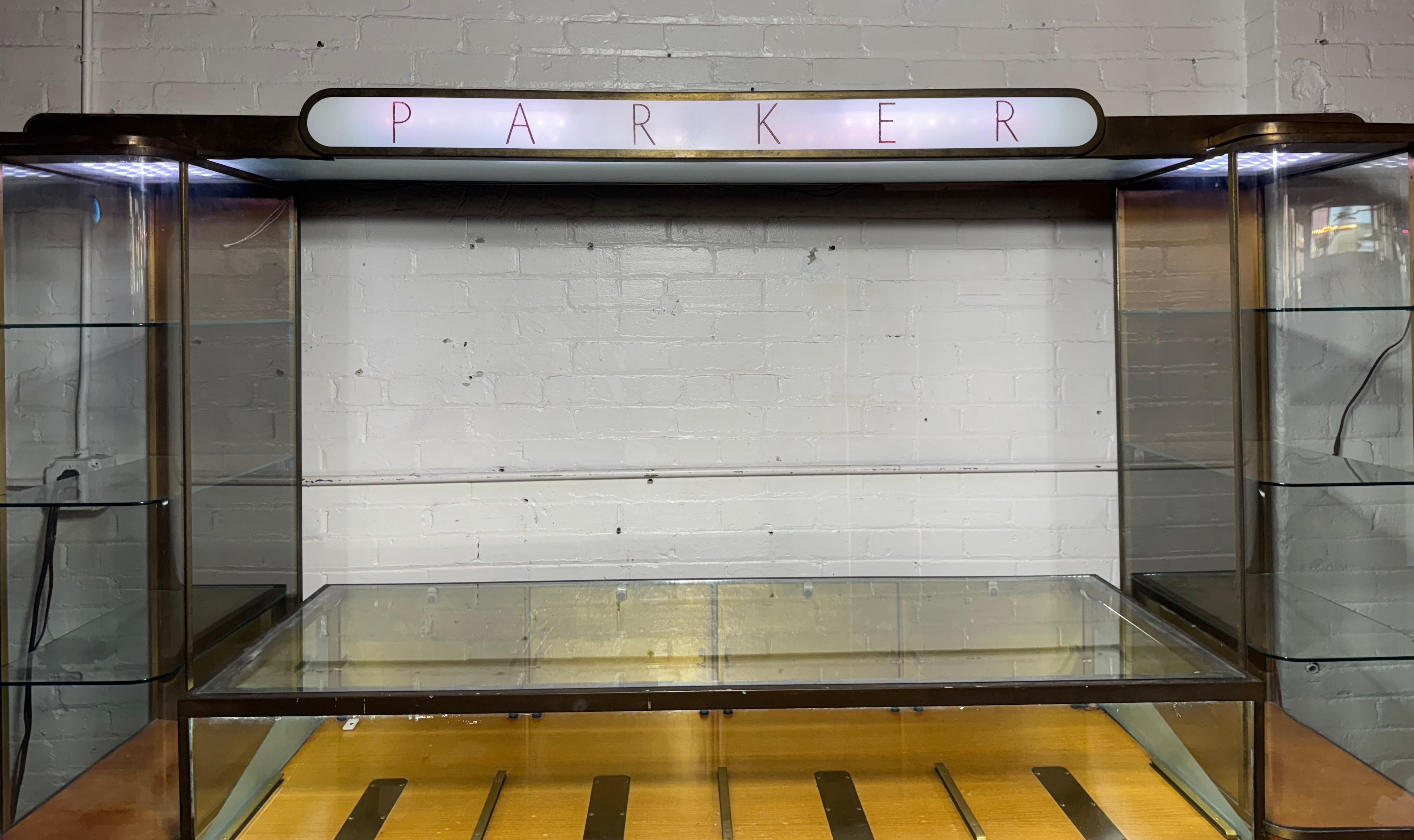 Rare Streamline Art Deco Brass & Oak Double Tower Display Case by Parker Pens In Good Condition For Sale In Buffalo, NY