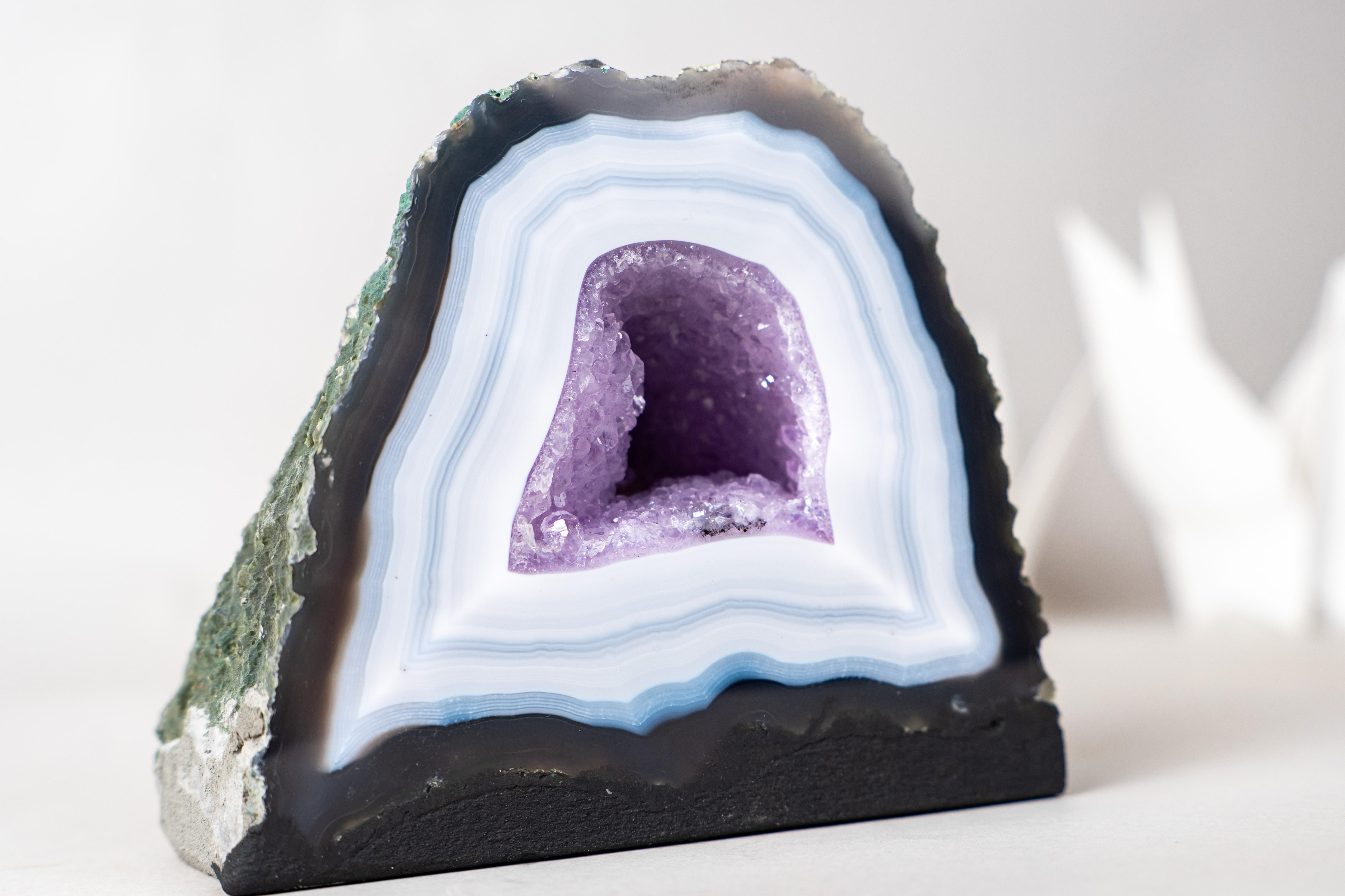 Rare géode d'agate bleue rayée avec cristal druzy lavande Neuf - En vente à Ametista Do Sul, BR