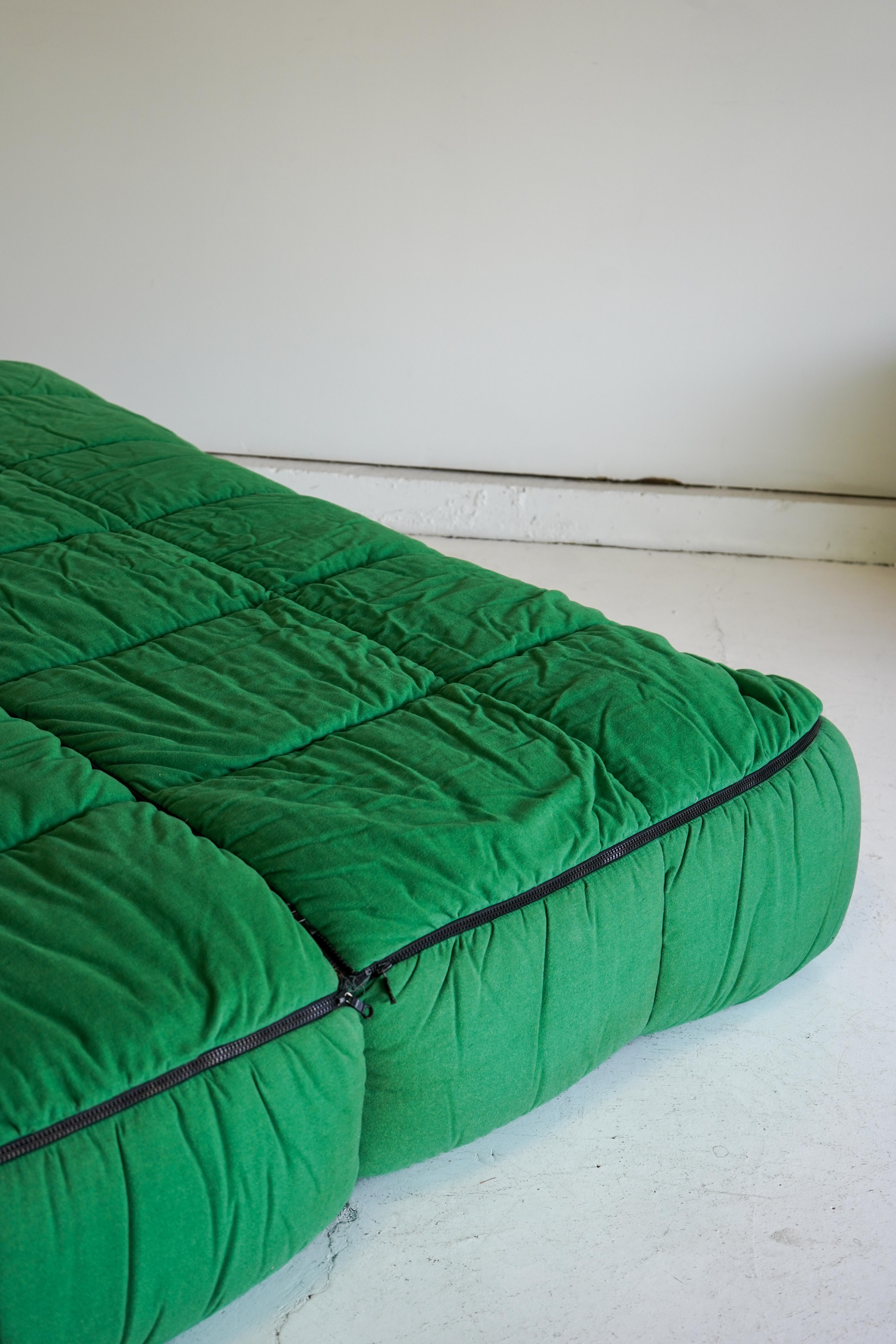 Rare Strips Queen Size Bed, Cini Boeri for Arflex, 1972 In Good Condition For Sale In Las Vegas, NV