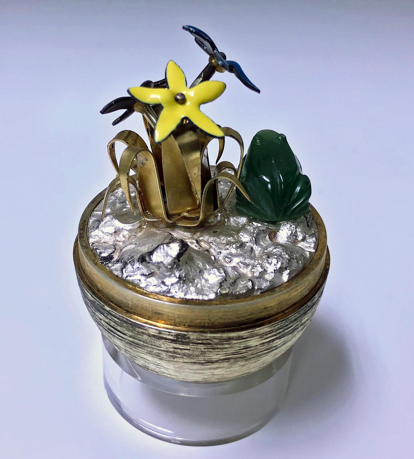 Rare Stuart Devlin Frog and Flowers Surprise Egg, London, 1975 In Good Condition In Toronto, Ontario