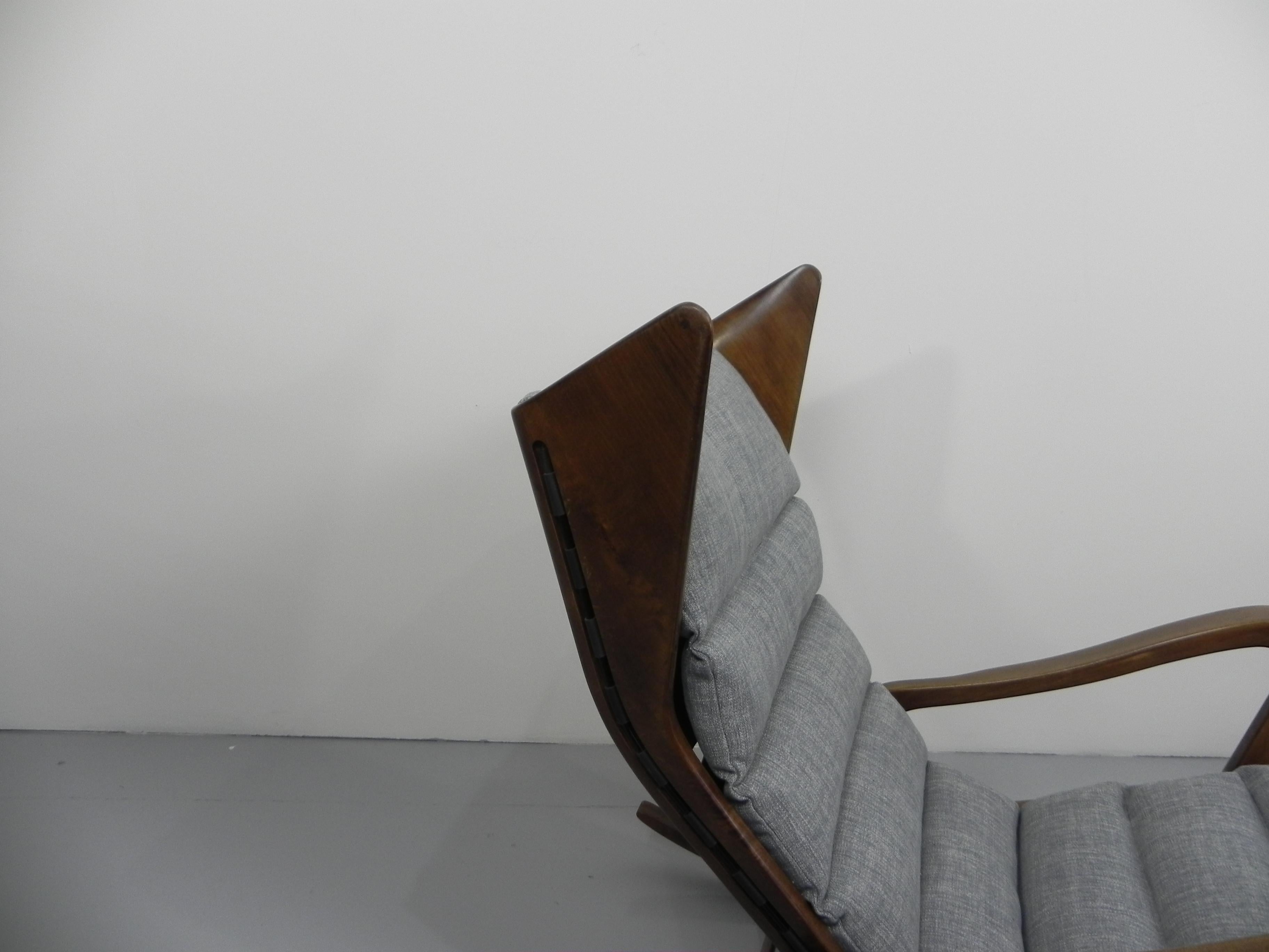 Rare Studio Cassina Rocking Chair Model 572 In Good Condition In Rovereta, Repubblica di San Marino