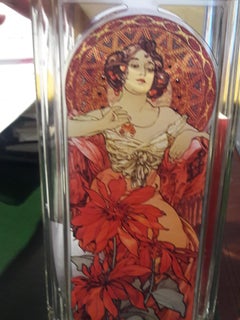 Raro e sorprendente vaso in vetro rubino Alphonse Mucha Four Seasons con cristalli Swarovski