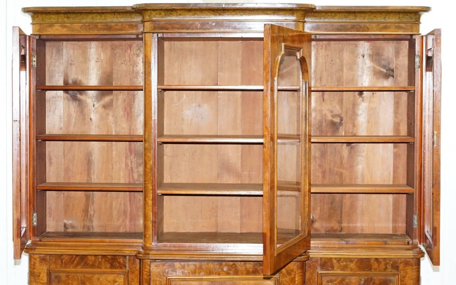 English Rare Stunning Burr Walnut William IV 1830 Breakfront Library Bookcase Regency