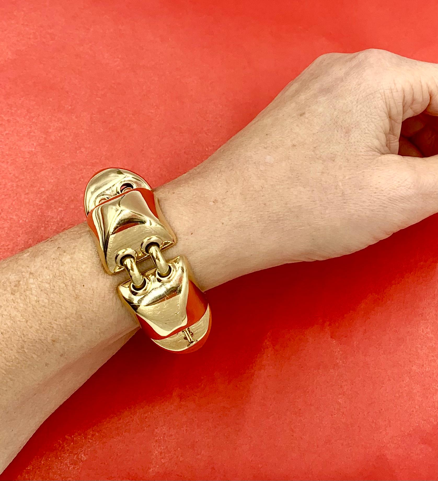Modern Rare Substantial Seaman Schepps 18K Yellow Gold Pyramid Bracelet For Sale