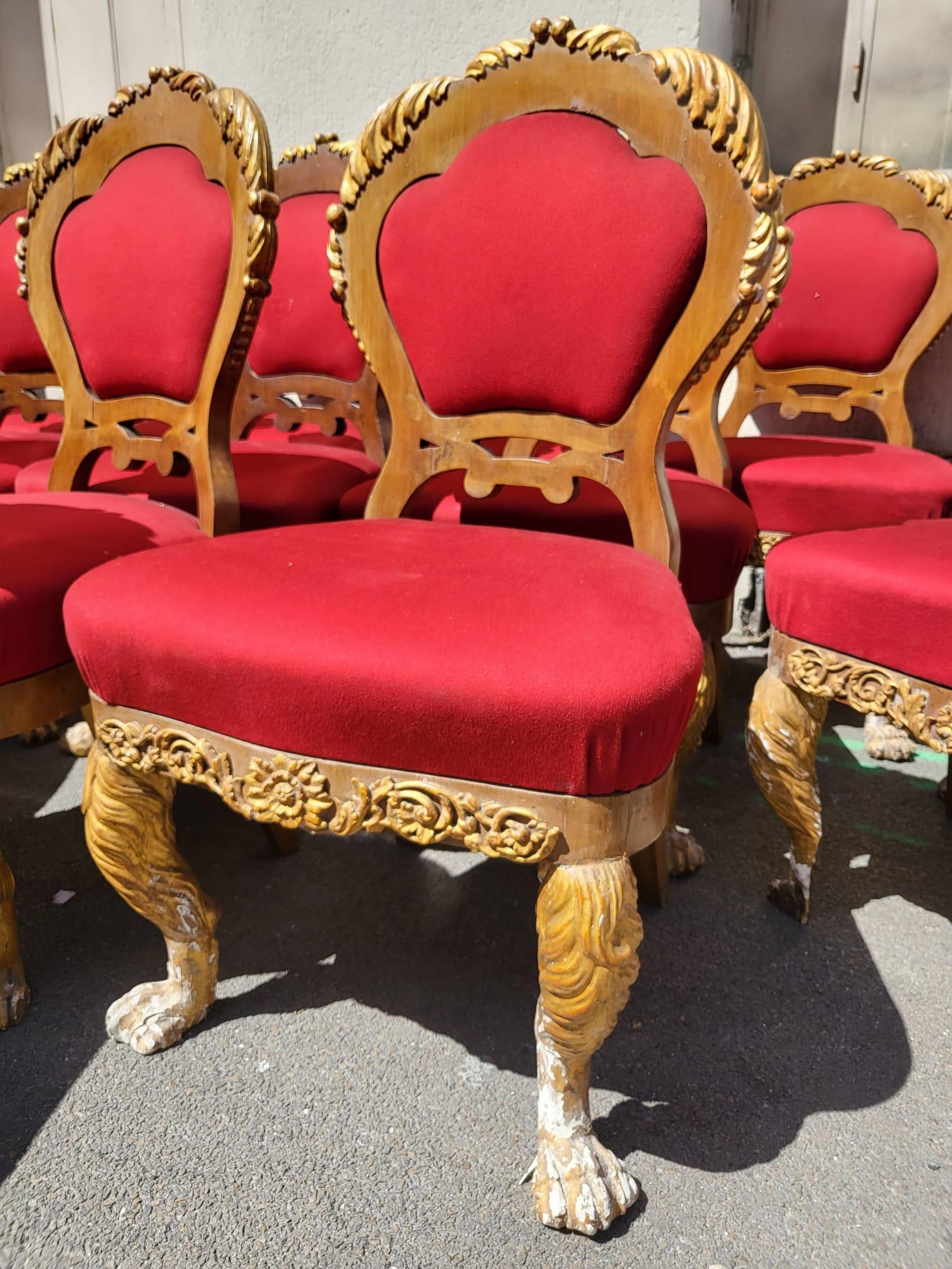 Rara suite di 20 + 2 sedie in legno dorato, XIX secolo in vendita 10