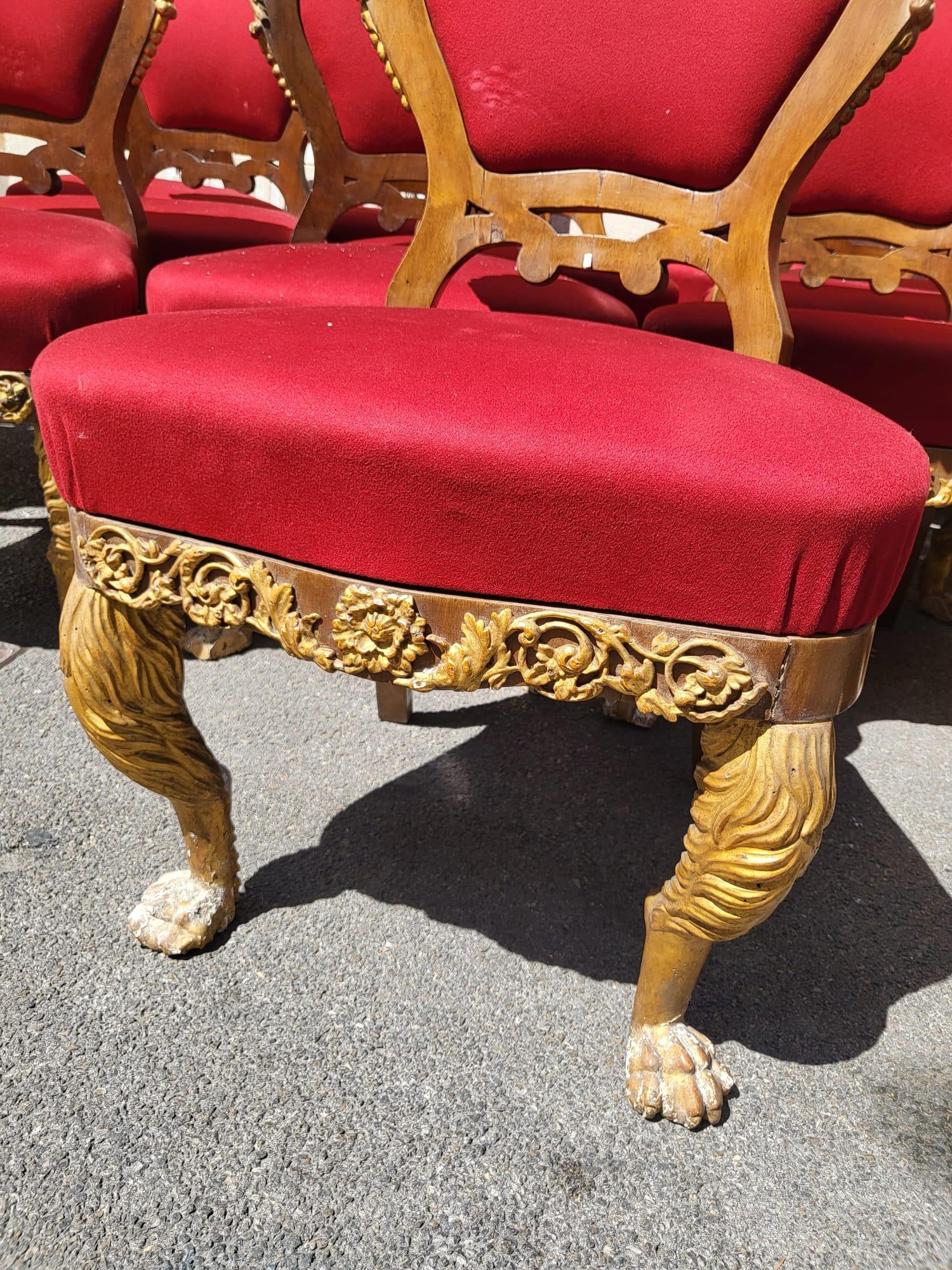 Rara suite di 20 + 2 sedie in legno dorato, XIX secolo in vendita 12