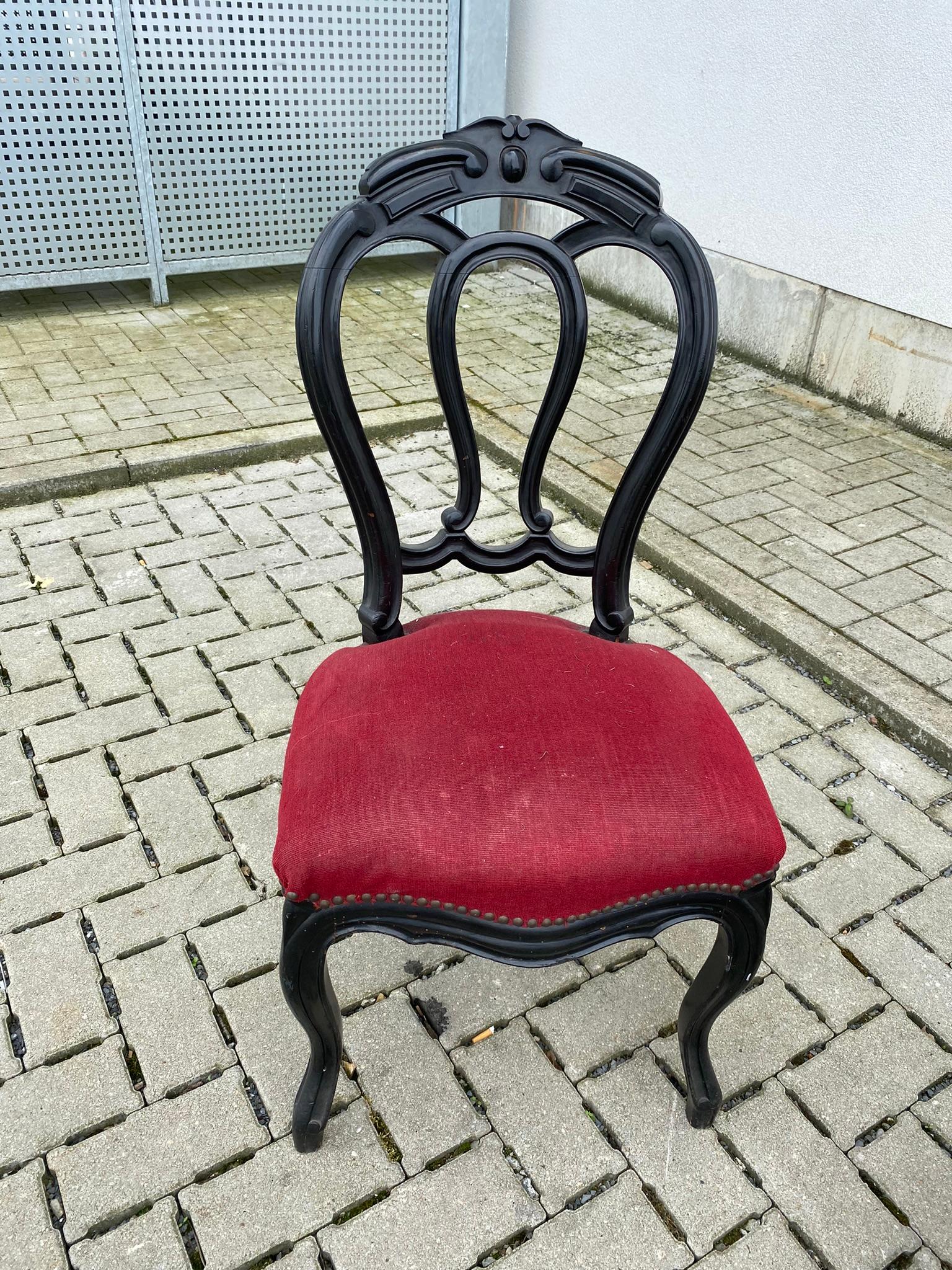 XIXe siècle Rare ensemble de 9 chaises d'époque Napoléon III en hêtre noirci en vente