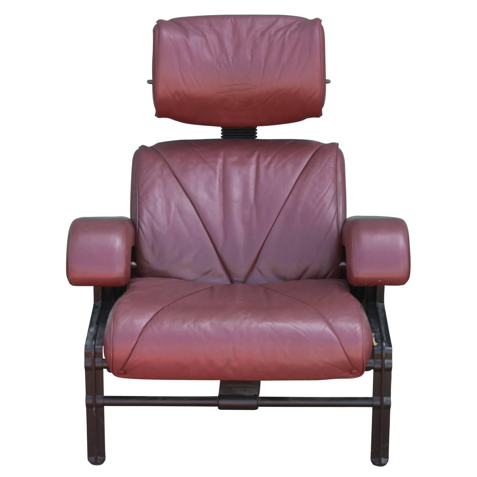 Rare Sunar Hauserman Jefferson leather reclining chair and ottoman designed by Niels Diffrient in 1984. It is adjustable at the seat, back and headrest. 
Ottoman measures: H 17 in x W 28 in x D 21 in. 