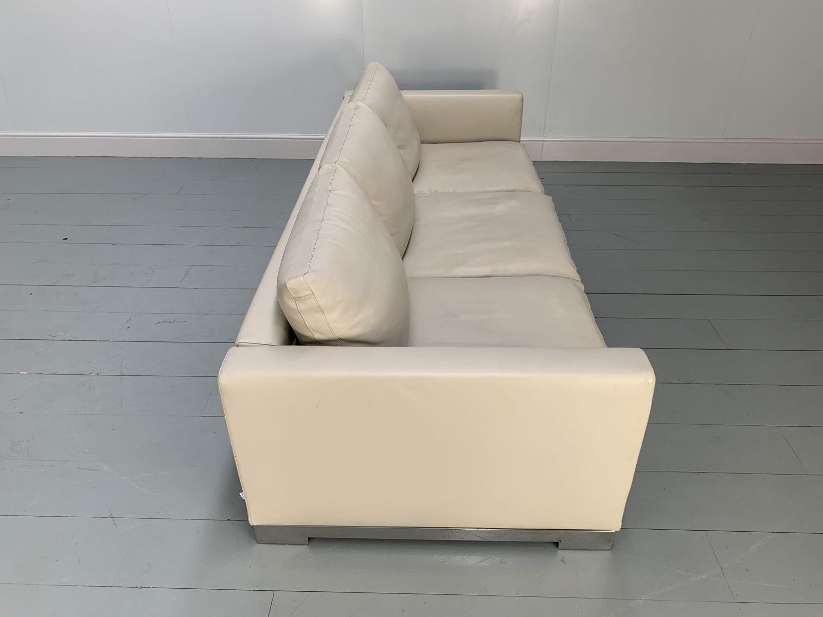 Rare Superb Molteni & C “Reversi” 3-Seat Sofa in Ivory Leather For Sale 2
