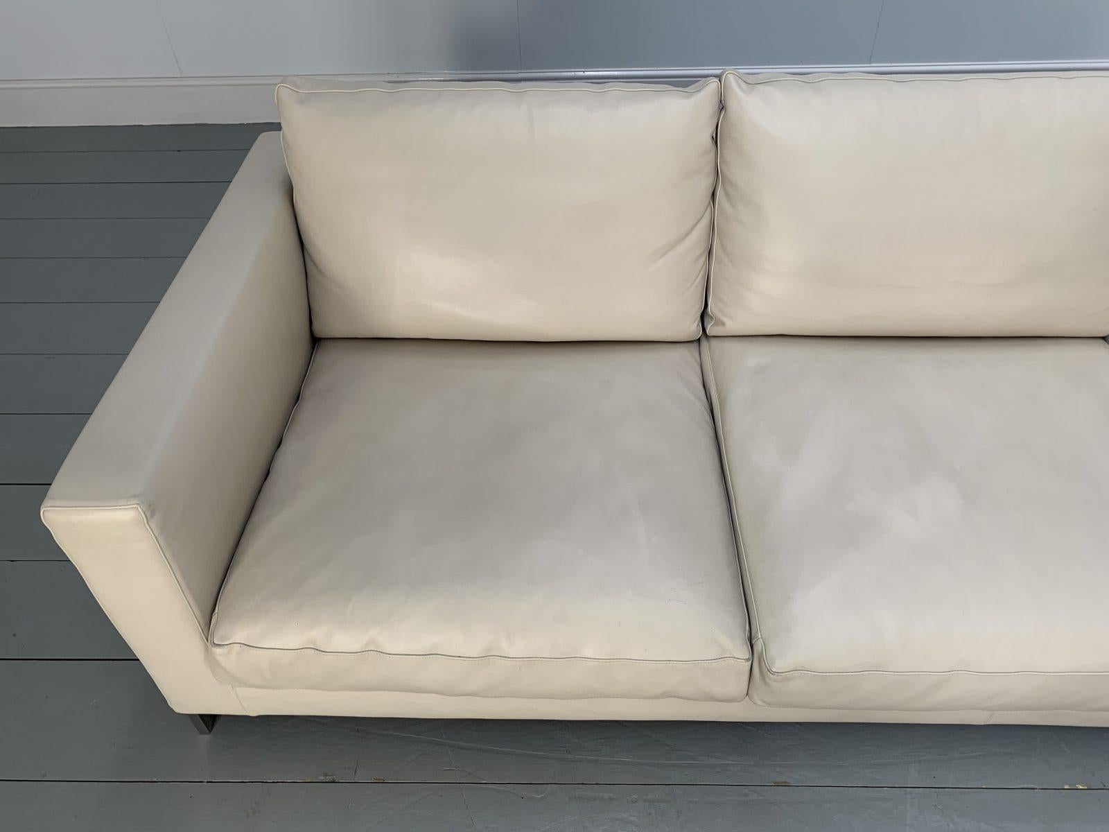Contemporary Rare Superb Molteni & C “Reversi” 3-Seat Sofa in Ivory Leather For Sale