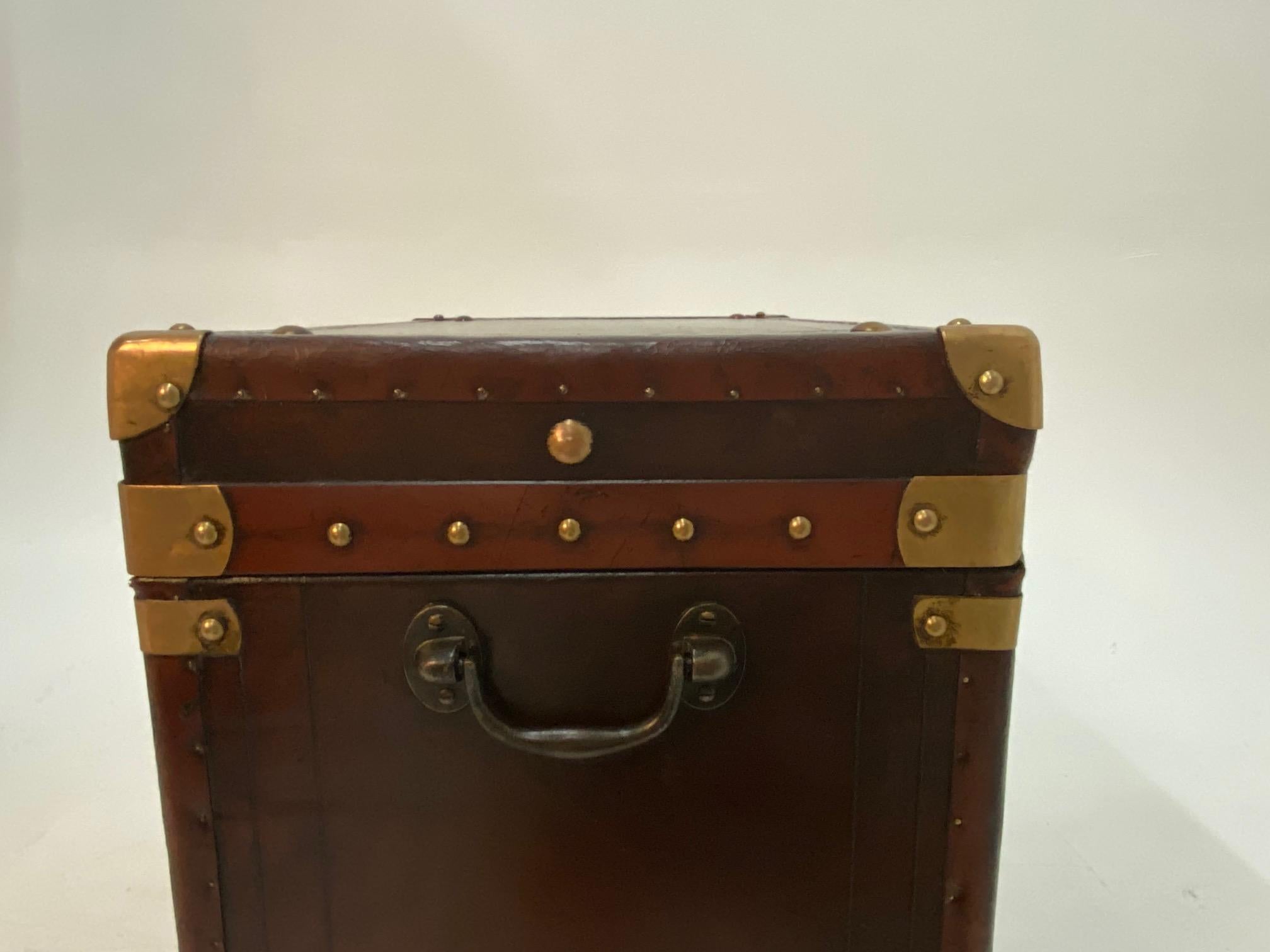 Rare Superb Pair of Leather Military Trunks on Stands with Brass Decoration In Good Condition In Hopewell, NJ