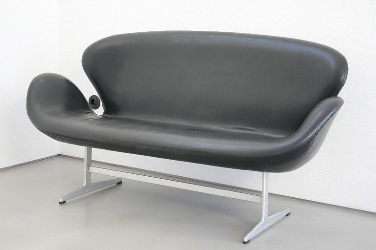 Rare Swan Sofa by Arne Jacobsen for Fritz Hansen in gray / grey, circa ...