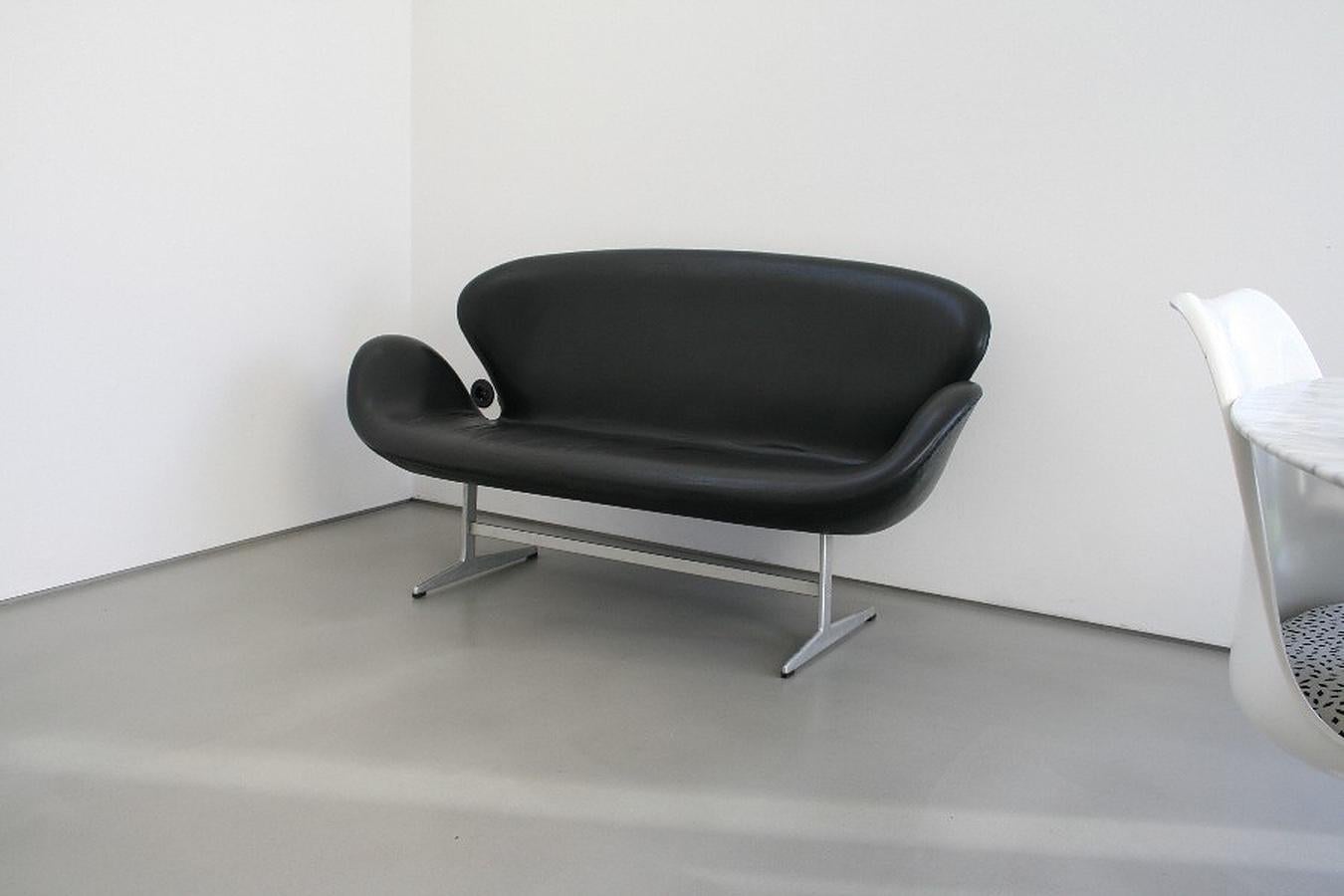 Danois Rare canapé Swan d'Arne Jacobsen pour Fritz Hansen en gris/gris, vers 1968 en vente