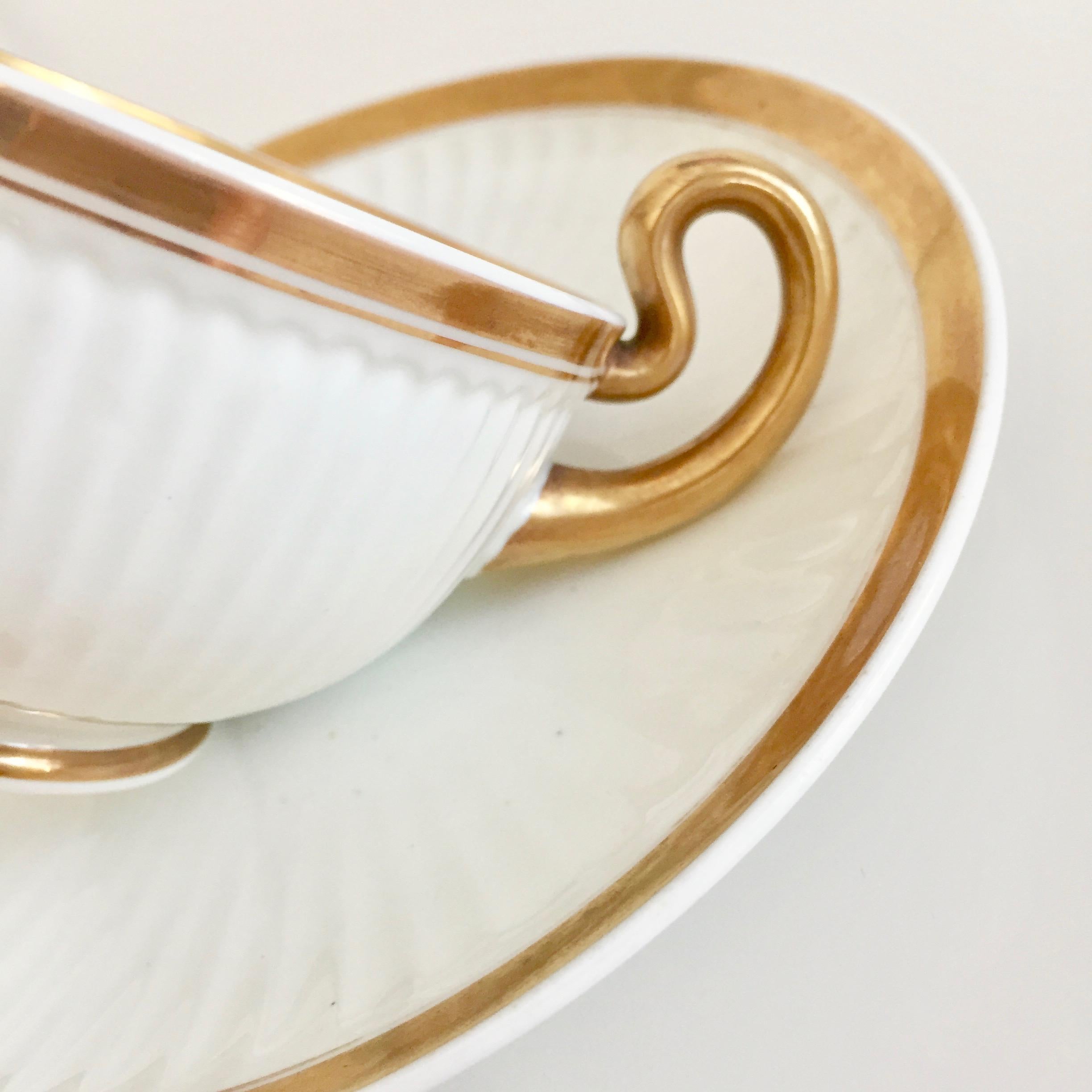 Swansea Porcelain Tea Set, Tea & Breakfast Cup White and Gilt, Regency ca 1820 For Sale 1