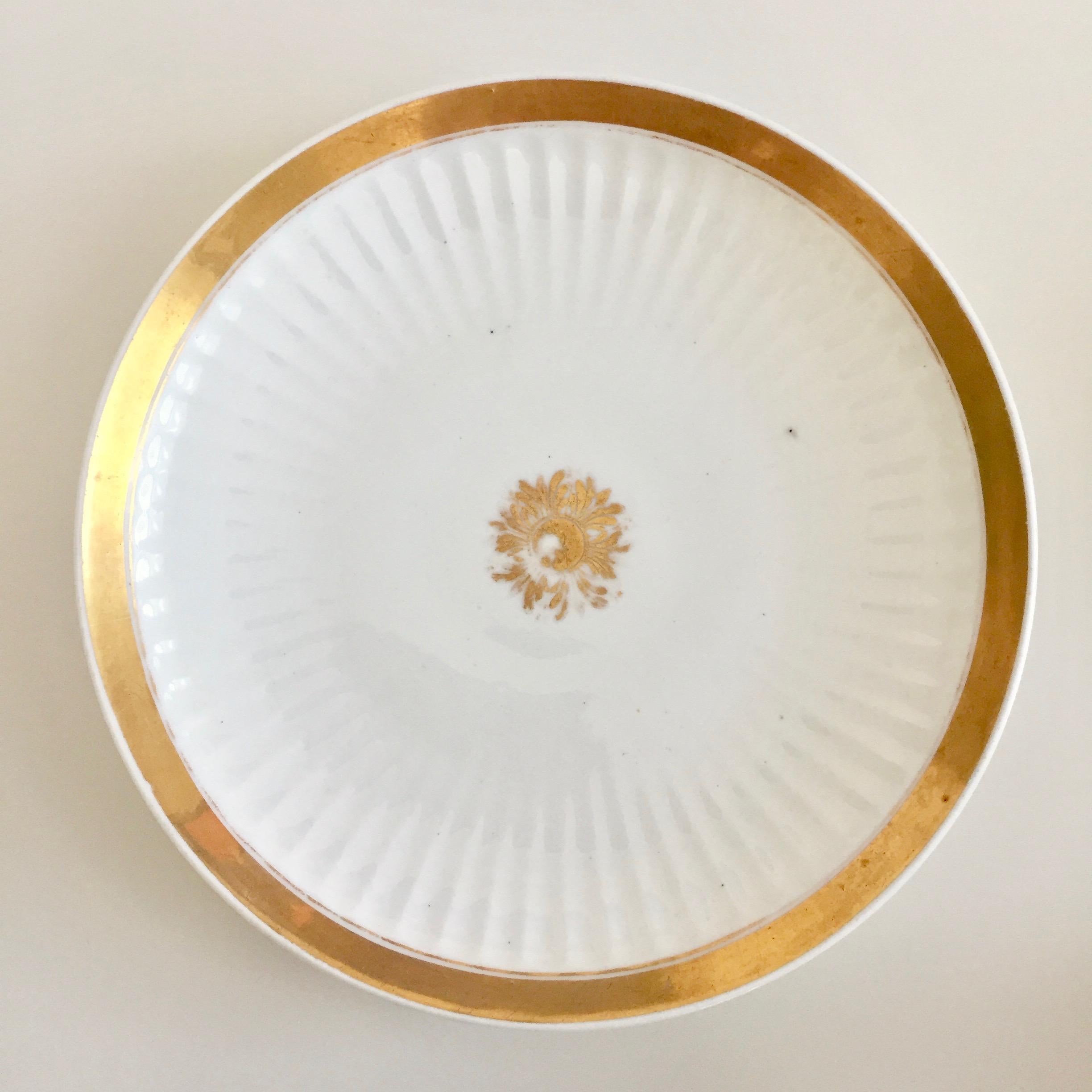 Porcelaine Service à thé en porcelaine de Swansea:: thé & Tasse à déjeuner blanche et dorée:: Régence ca 1820 en vente