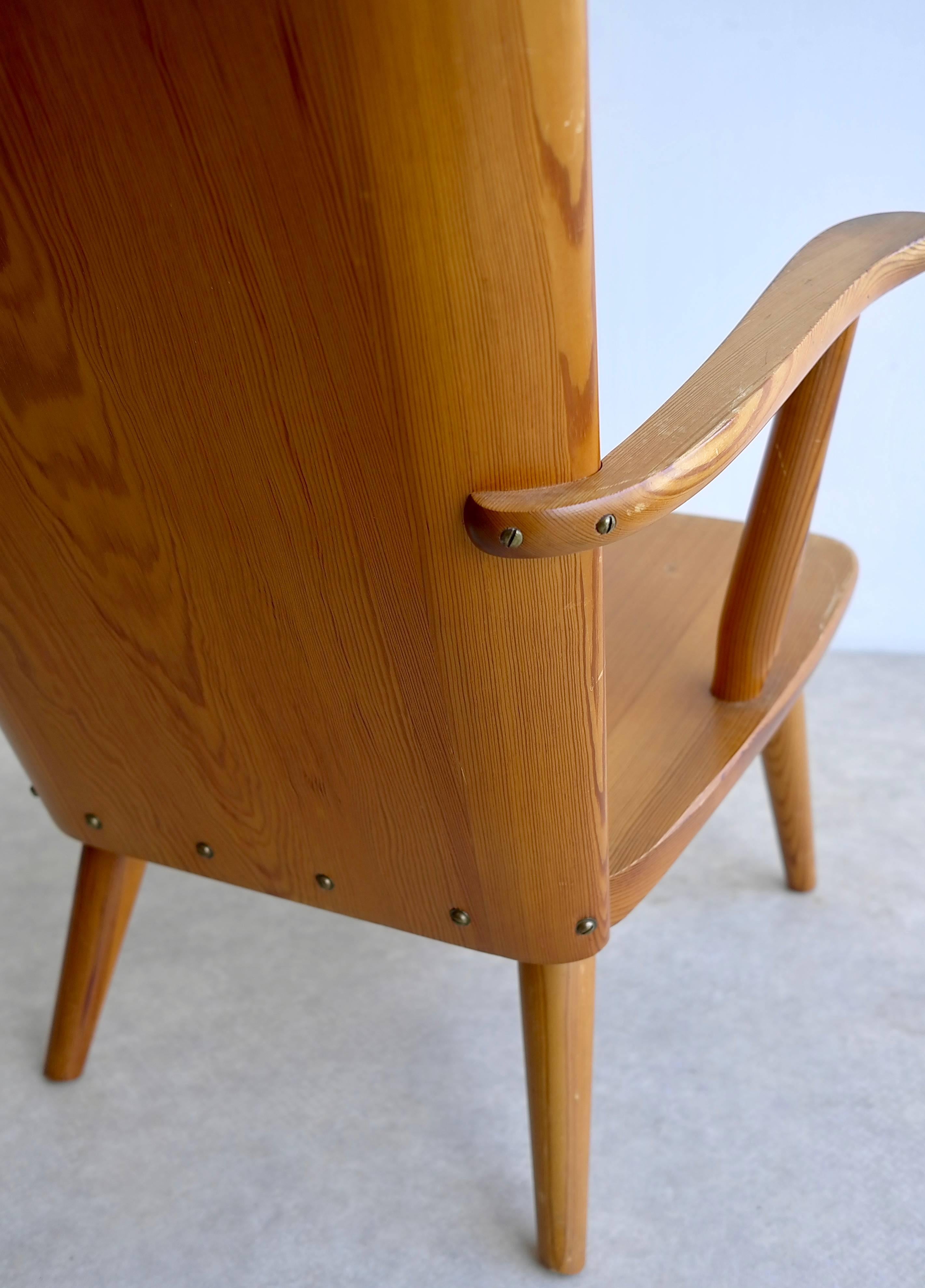 Mid-20th Century Rare Swedish Armchair in Pine by Goran Malmvall voor Svensk Fur, 1940s For Sale