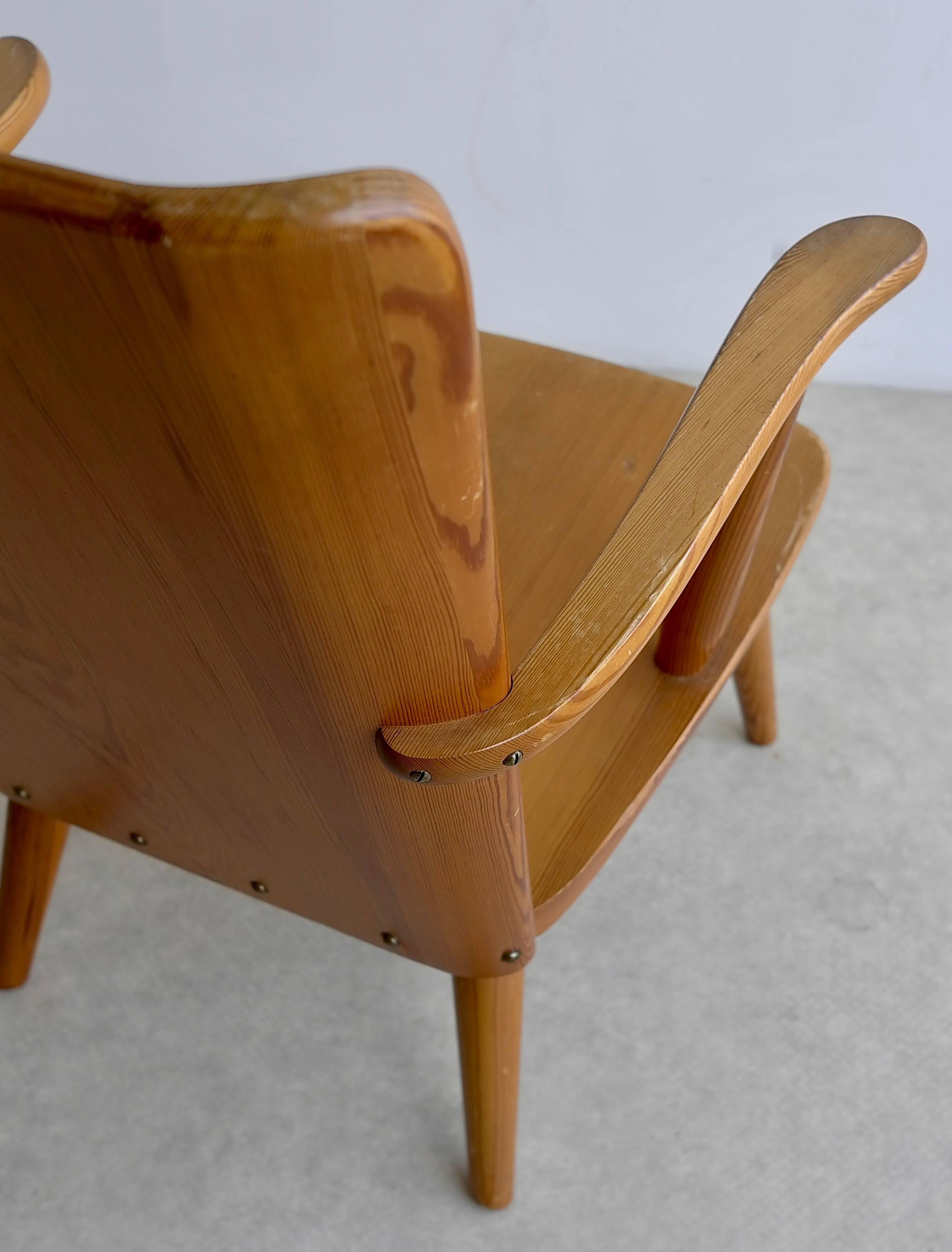 Rare Swedish Armchair in Pine by Goran Malmvall voor Svensk Fur, 1940s For Sale 1