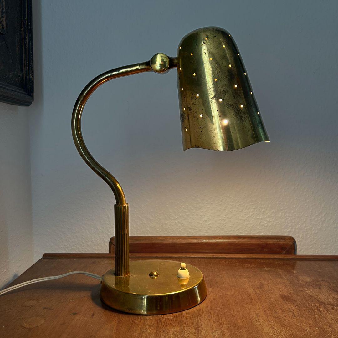 Scandinavian Modern Rare Swedish Brass Table Lamp by Boréns, 1940s For Sale