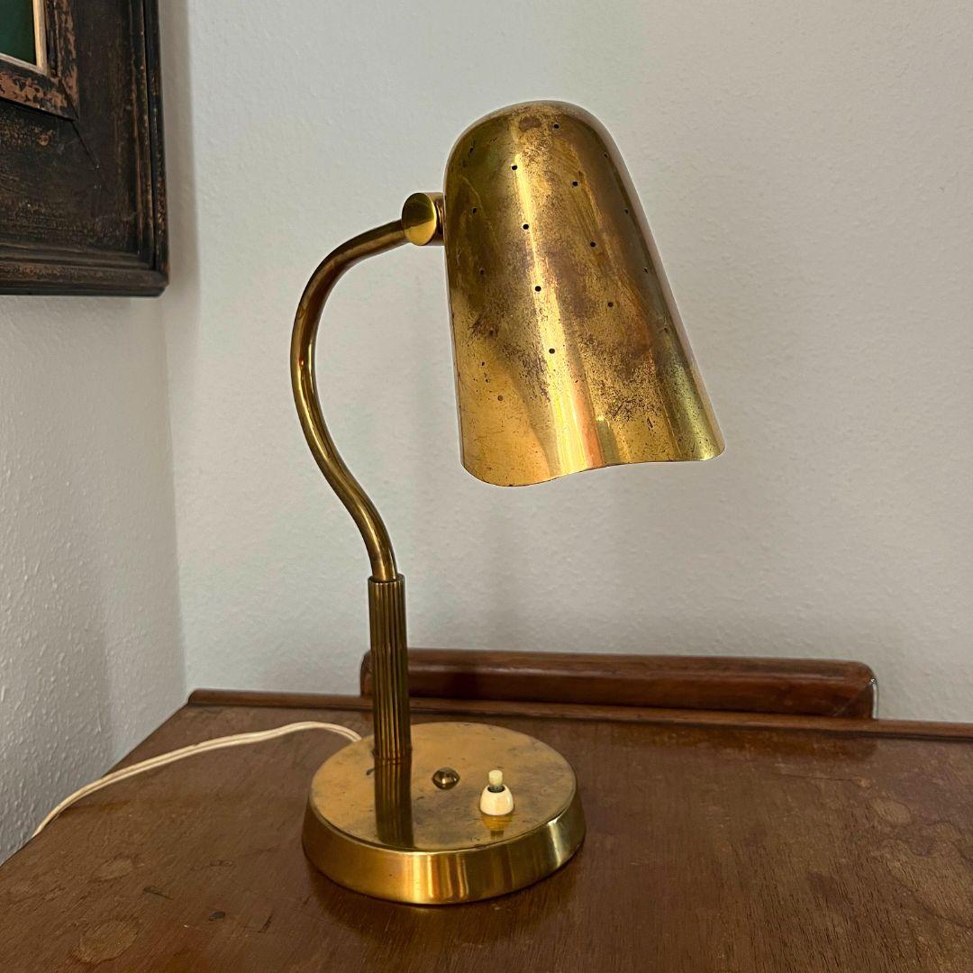 Rare Swedish Brass Table Lamp by Boréns, 1940s In Good Condition For Sale In Budapest, HU