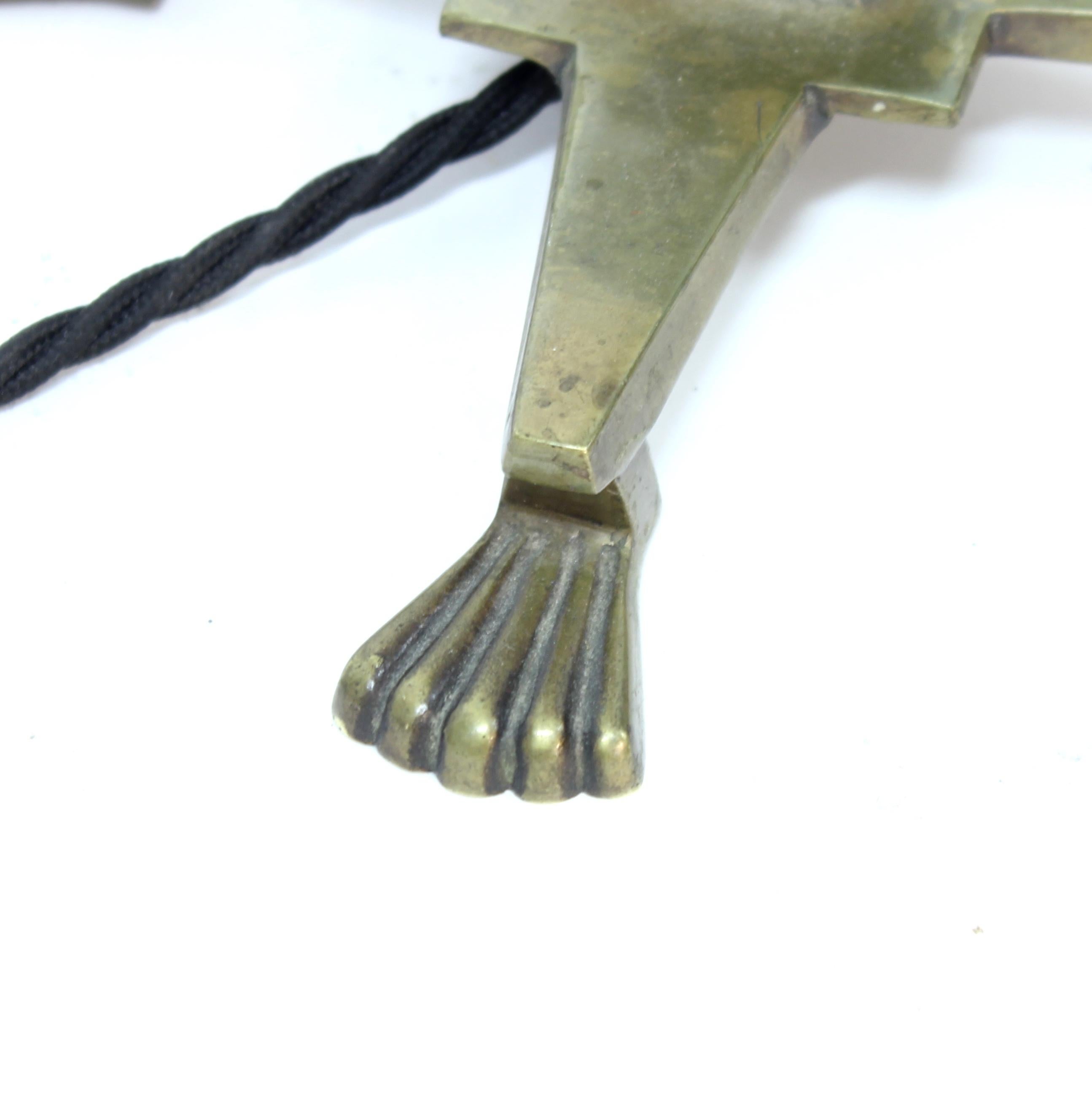 Rara lámpara de mesa sueca de latón de CG Hallberg, atribuida a Elis Bergh, años 20 en venta 8