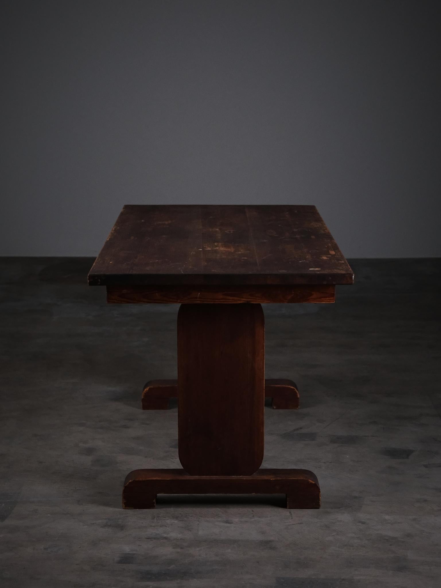 Rara mesa de comedor de pino de diseño sueco, años 30 Sueco en venta