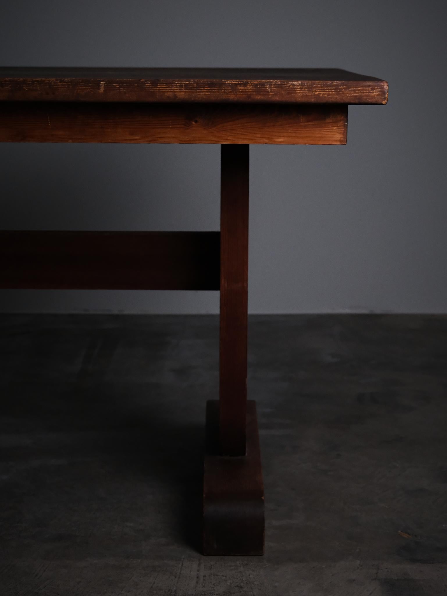 Rara mesa de comedor de pino de diseño sueco, años 30 Pino en venta