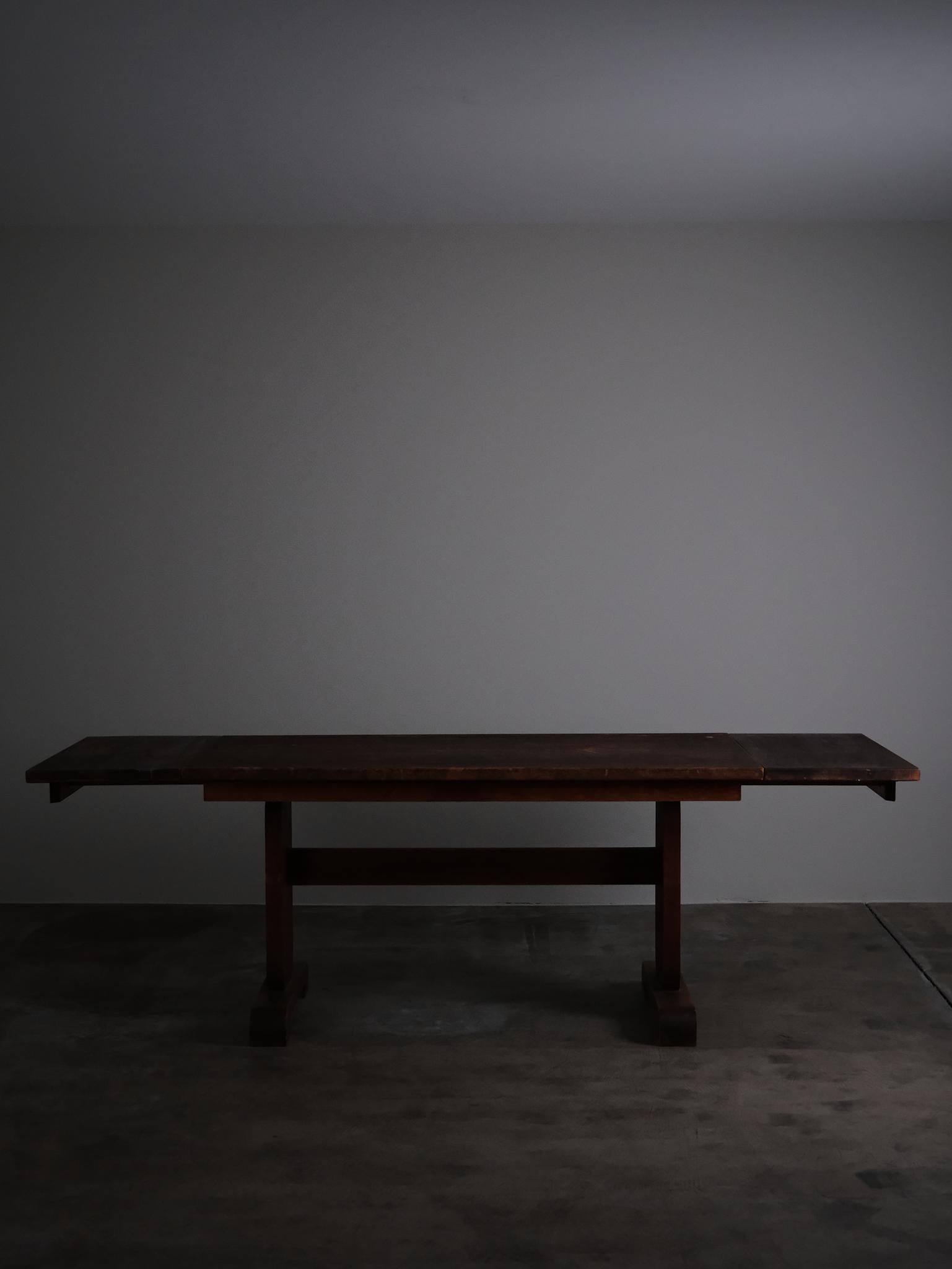 Rara mesa de comedor de pino de diseño sueco, años 30 en venta 2