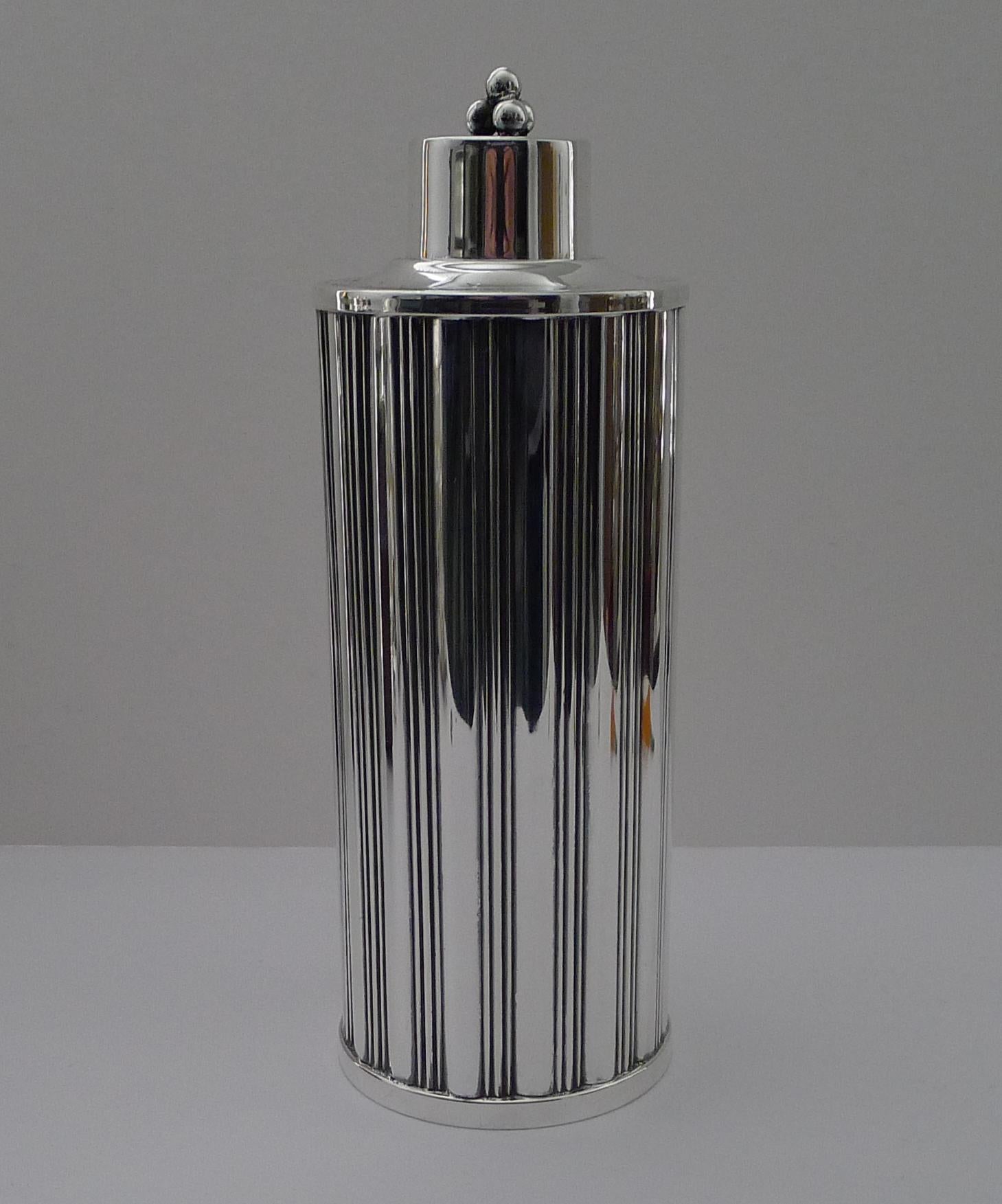 A magnificent and rare silver plated cocktail shaker by Tage Göthlin for Tesi, Gothenburg, Sweden c.1940.

Just back from our silversmith's workshop where it has been professionally cleaned and polished, restoring it to it's former glory.

Beautiful