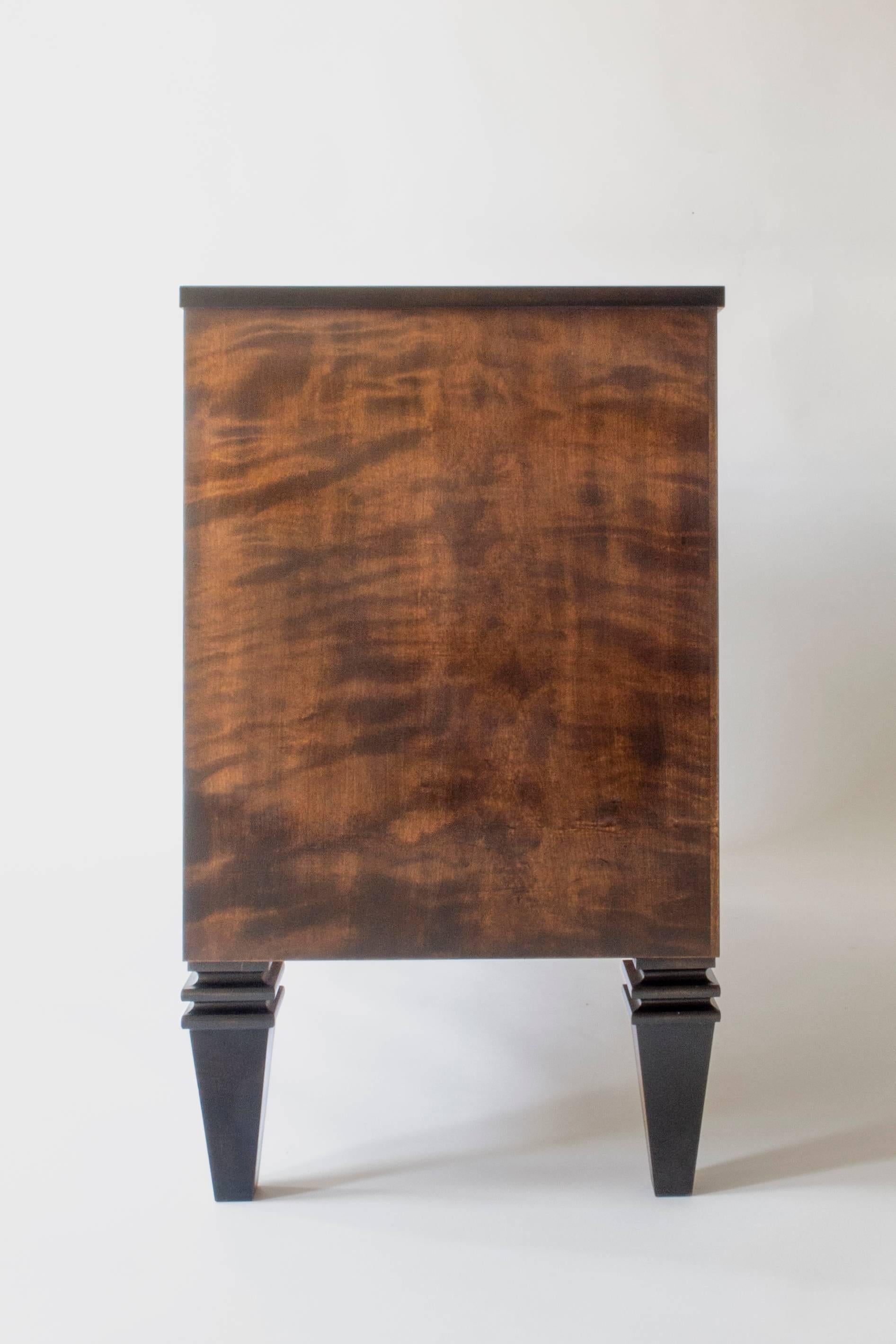 Rare Swedish Grace Period Brass Mounted Birch, Zebrawood and Marquetry Commode In Good Condition In Philadelphia, PA