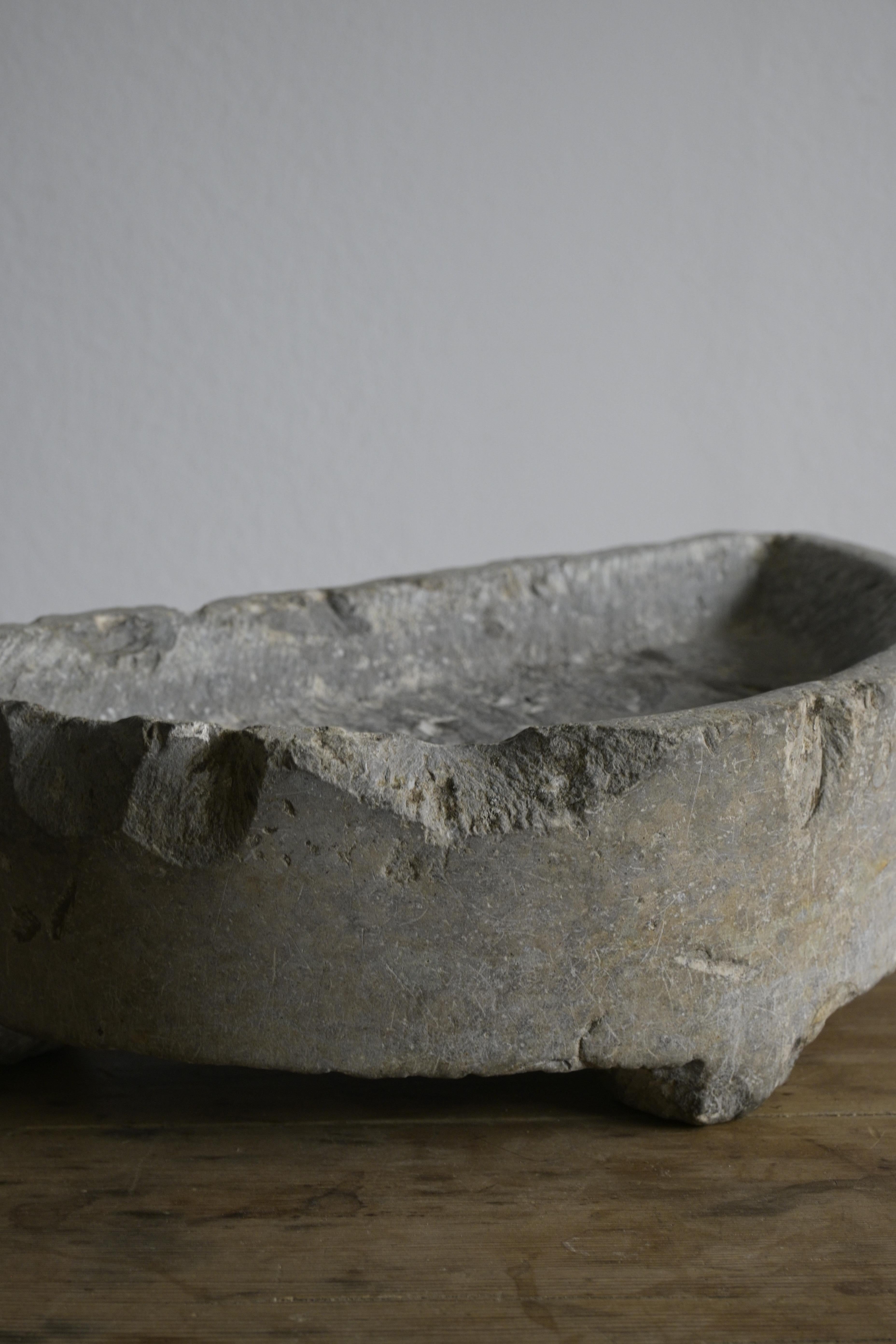 Svedese Rara tazza da sputo svedese in pietra calcarea di Öland dei primi anni del 1800 in vendita