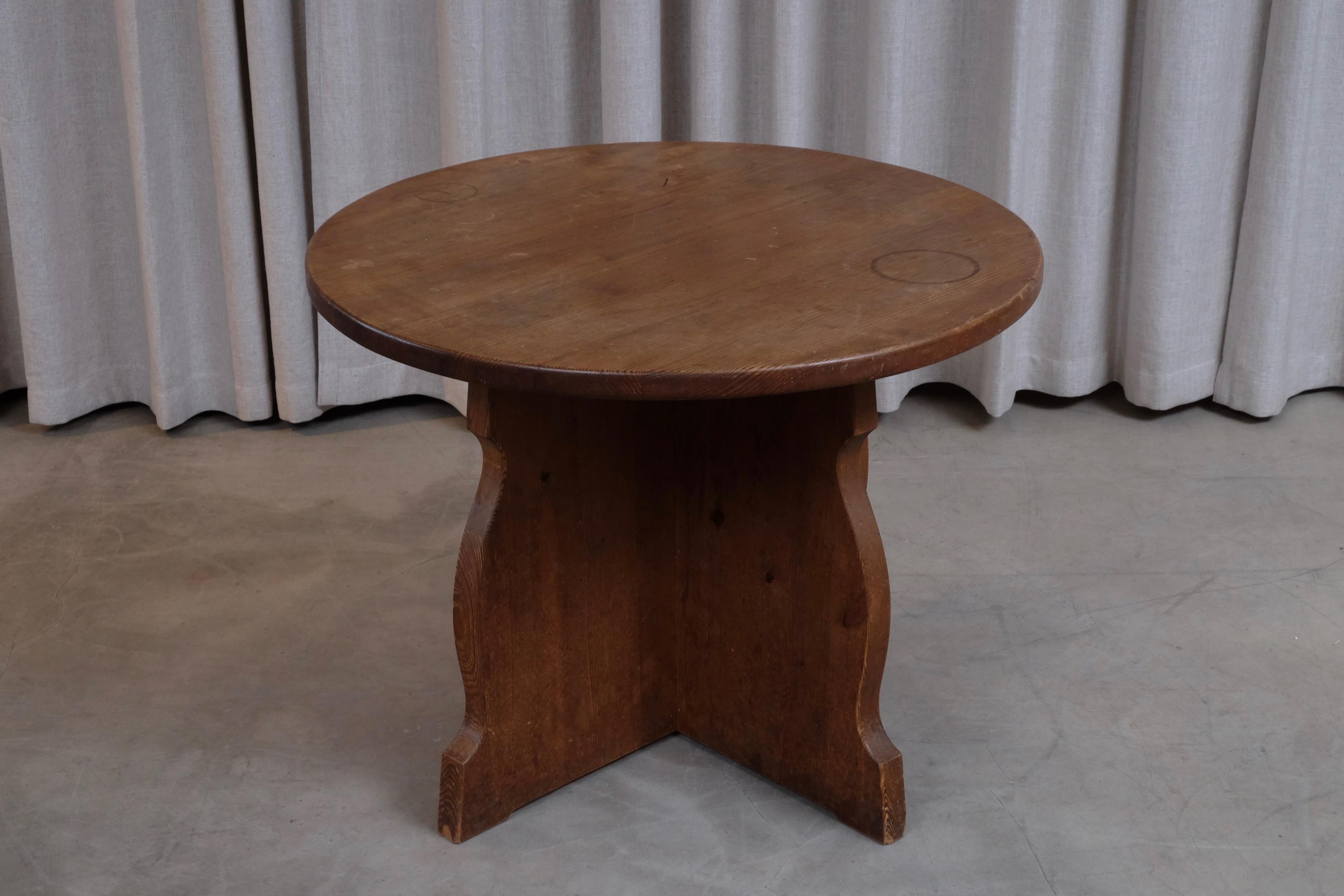 Scandinavian Modern Rare Swedish Side Table or Sofa Table in Pine, 1940s
