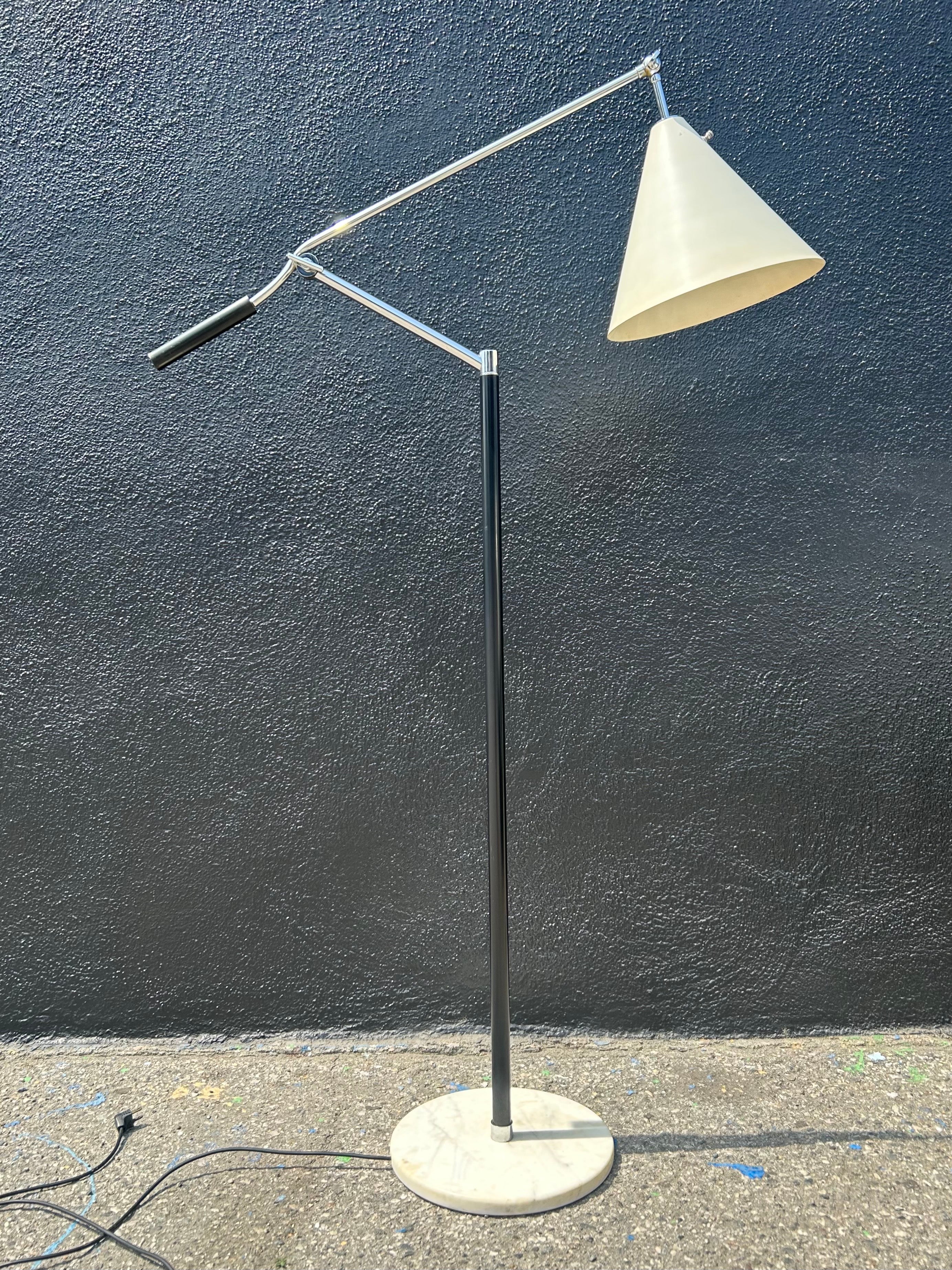 Rare Swerve Arm Architectural Lamp Arteluce For Sale 1