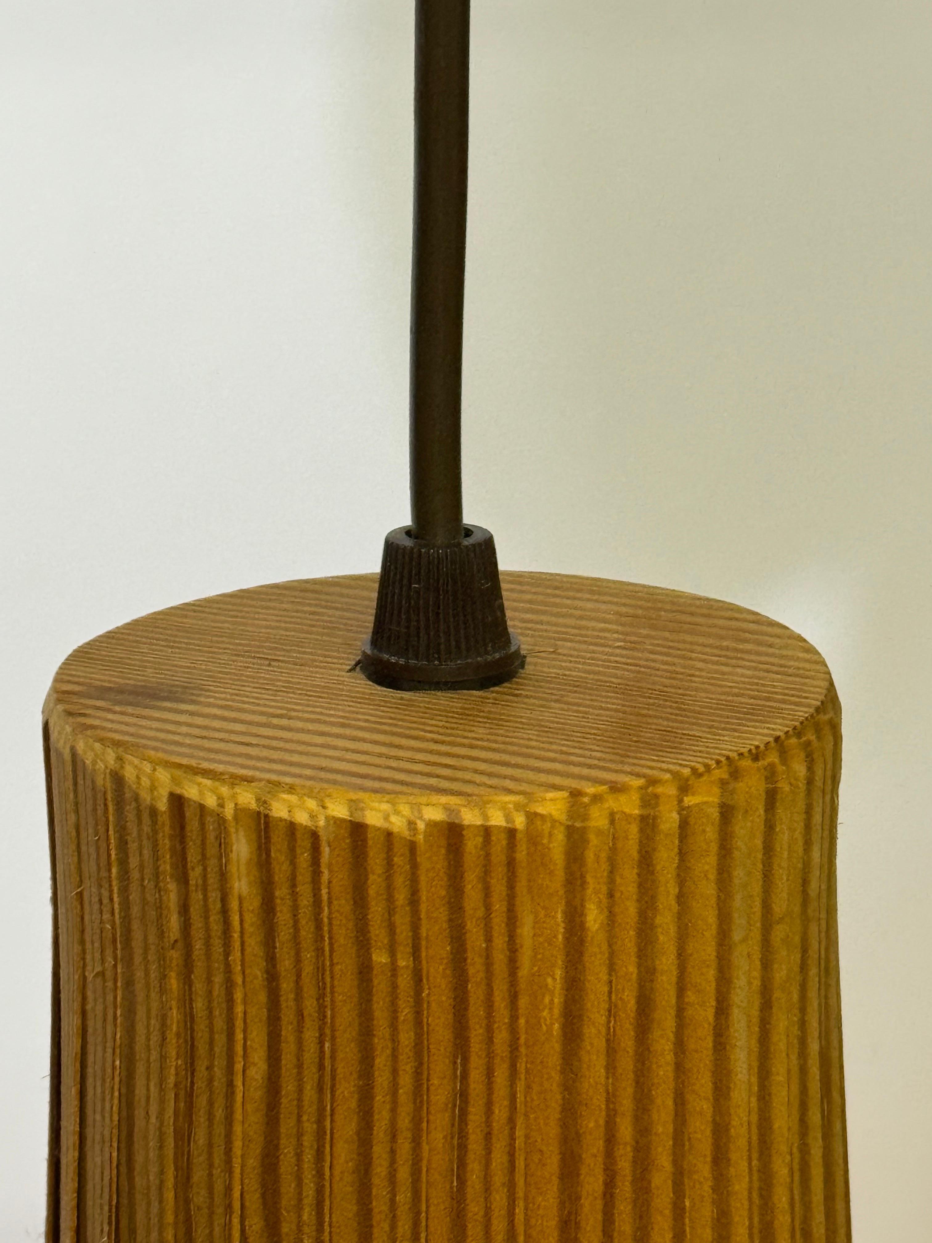 Ciondolo a forma di vortice di pino di Hans-Agne Jakobsson, Svezia, 1960 ca. in vendita 4