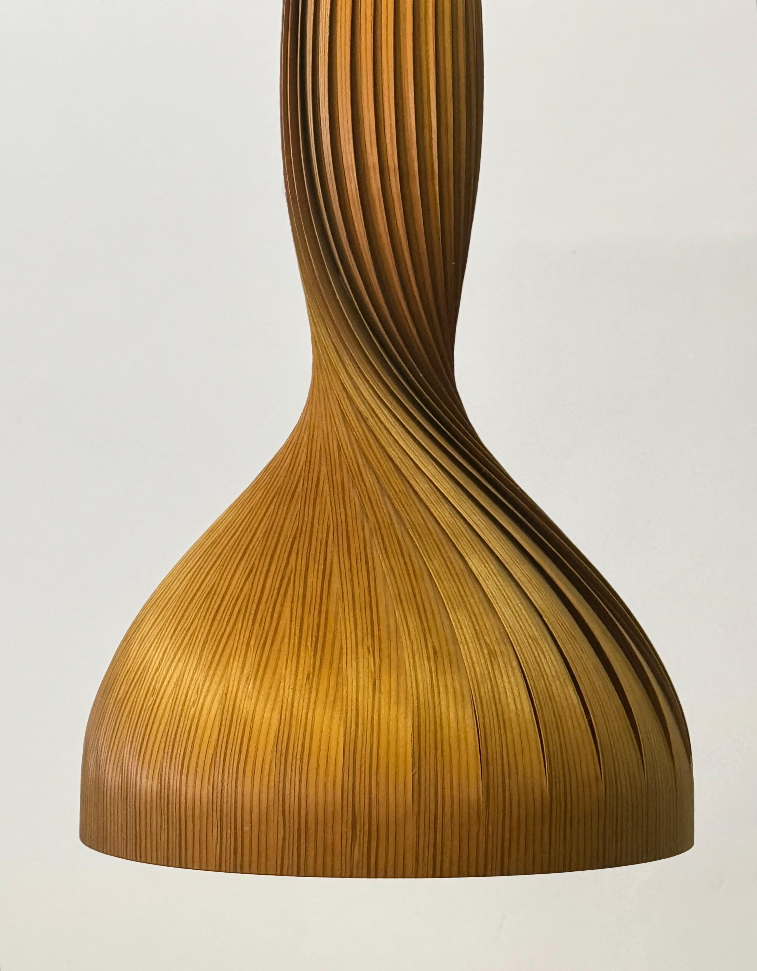 Ciondolo a forma di vortice di pino di Hans-Agne Jakobsson, Svezia, 1960 ca. in vendita 8