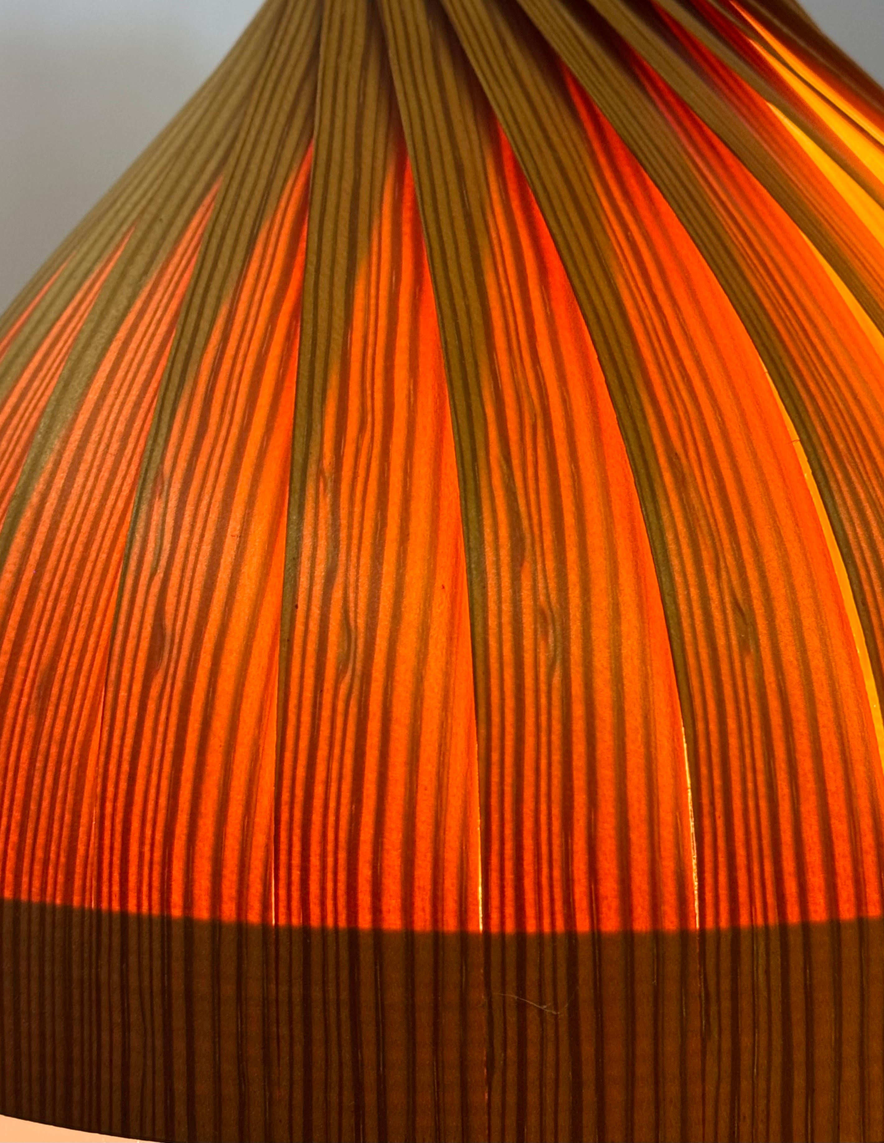 Legno curvato Ciondolo a forma di vortice di pino di Hans-Agne Jakobsson, Svezia, 1960 ca. in vendita