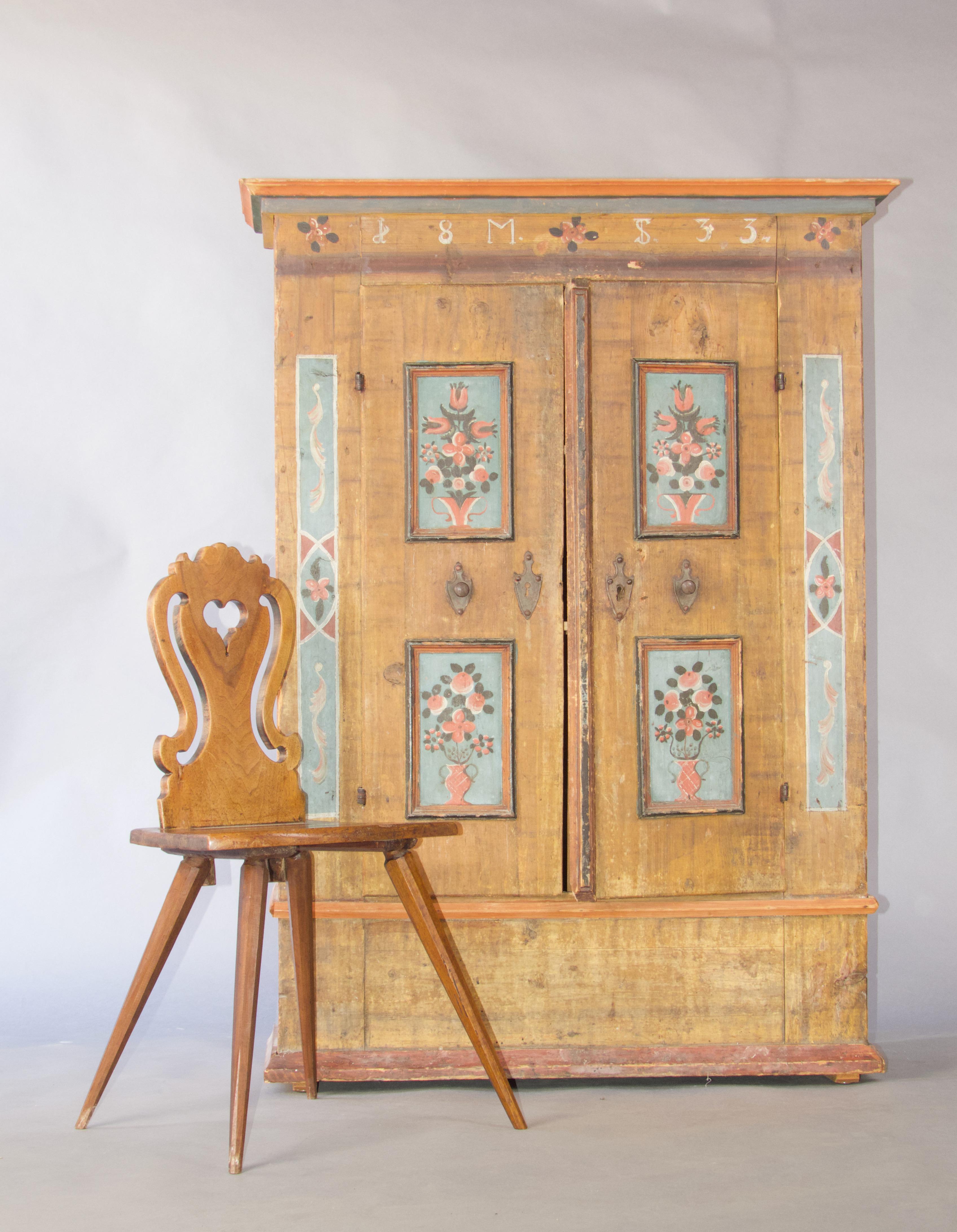 Rare armoire d'enfant peinte en alpage suisse, datée de 1833 en vente 7