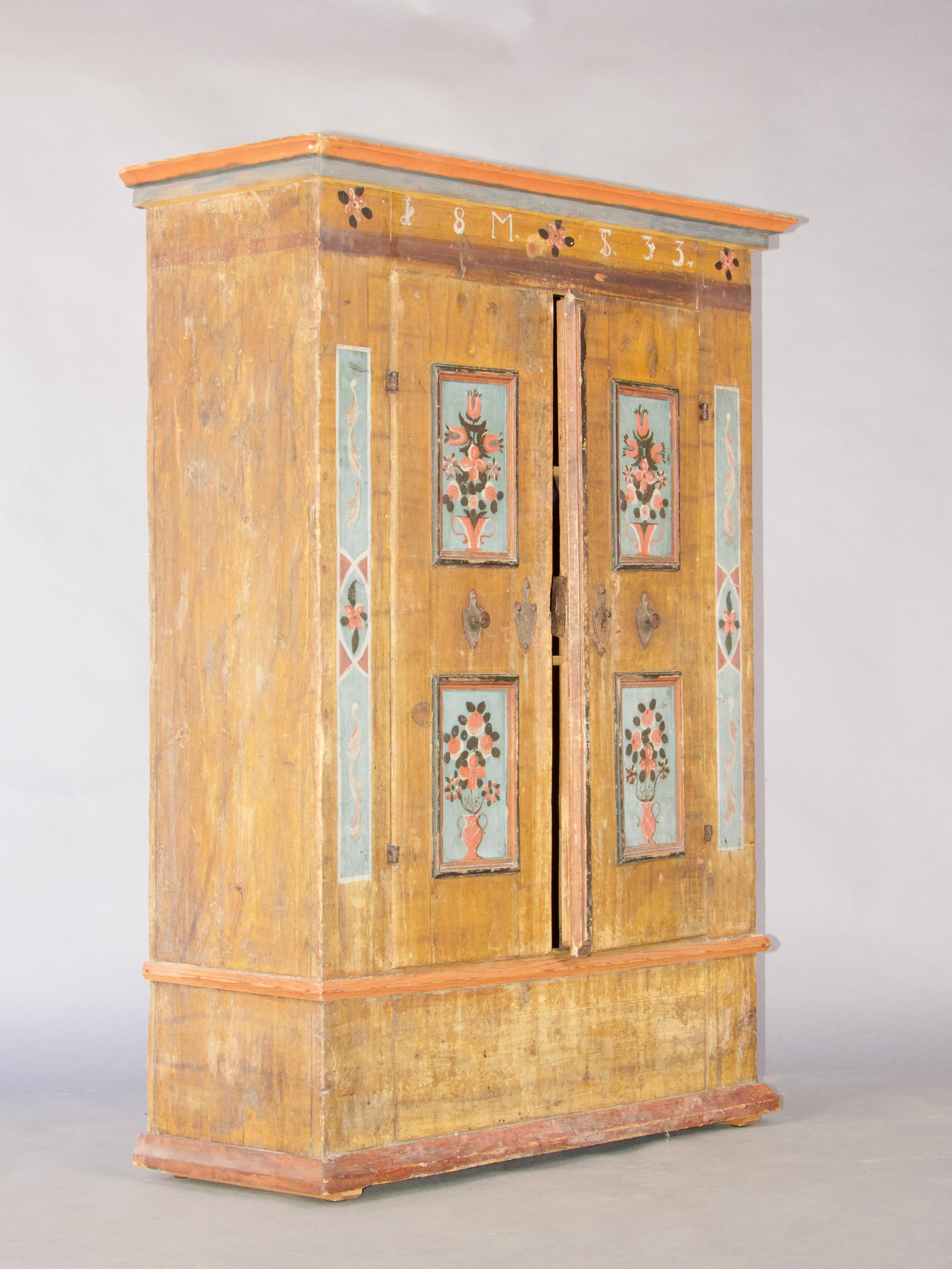 Rare armoire d'enfant peinte en alpage suisse, datée de 1833 en vente 3