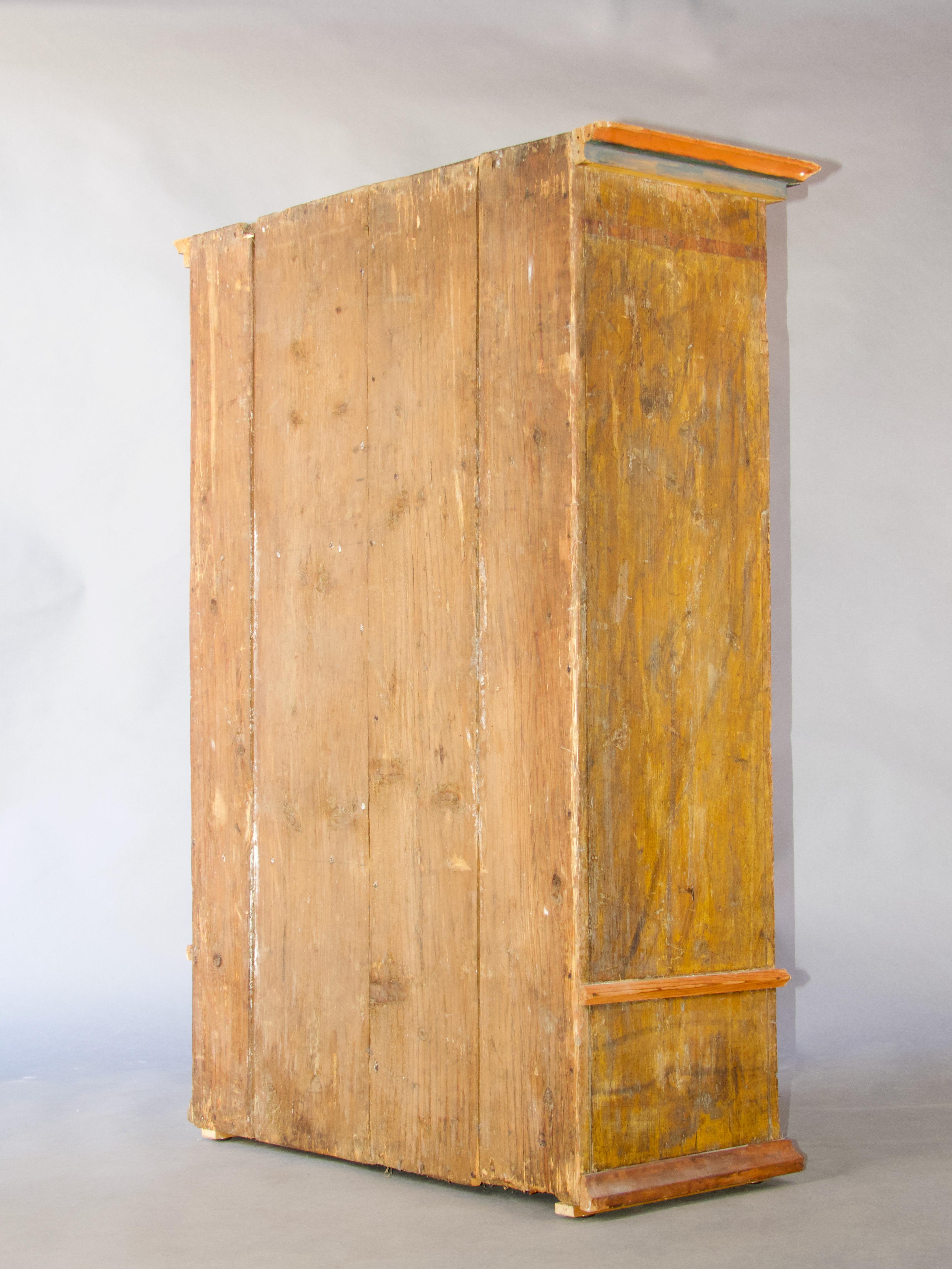 Rare armoire d'enfant peinte en alpage suisse, datée de 1833 en vente 4